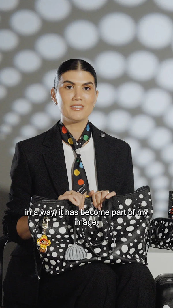 Eliza da EELLA CONCEPT com a Louis Vuitton Neverfull da coleção Yayoi Kusama, thumbnail do episódio 23 de The Bag Affair.