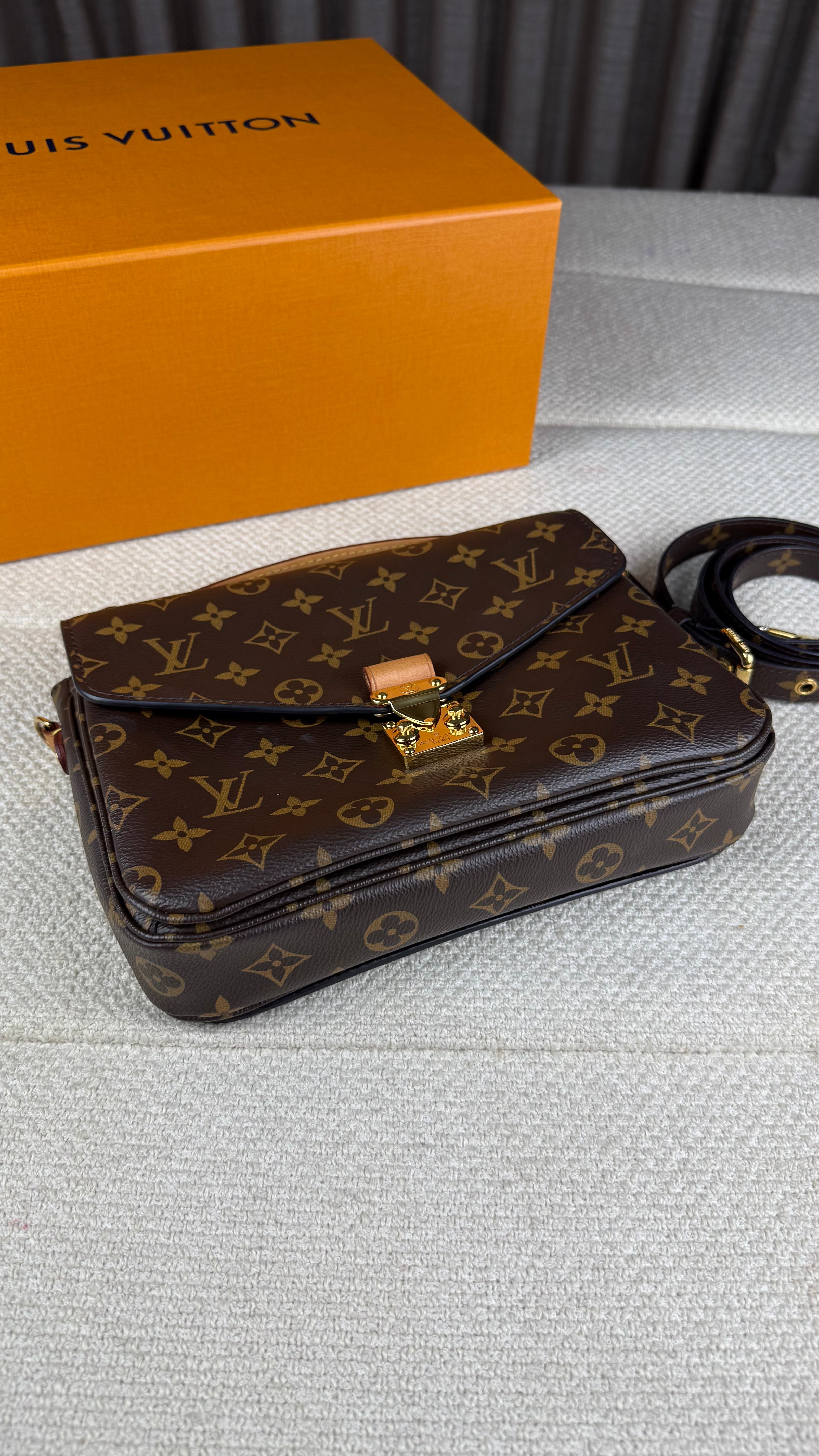 Louis Vuitton Metis