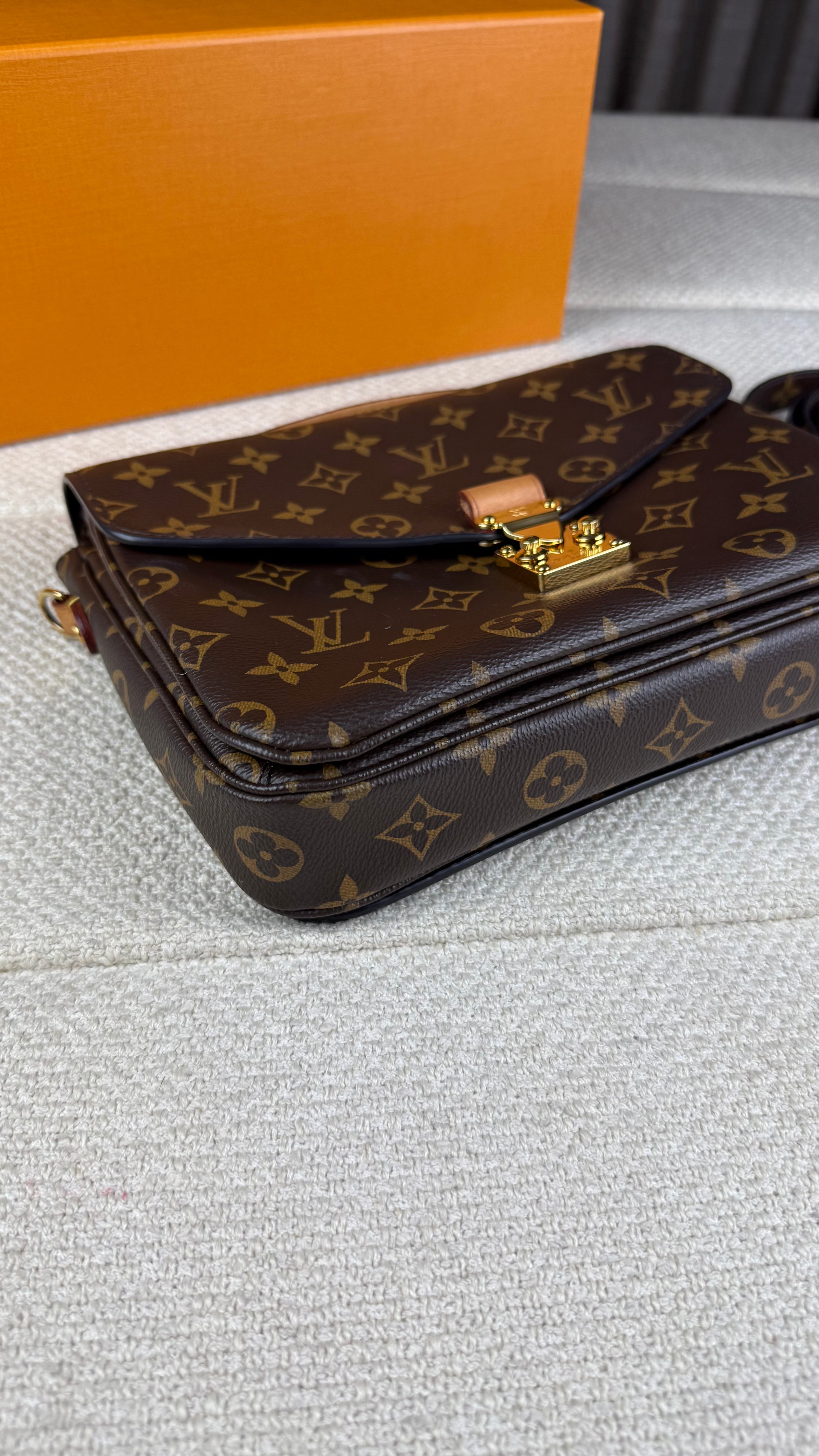 Louis Vuitton Metis