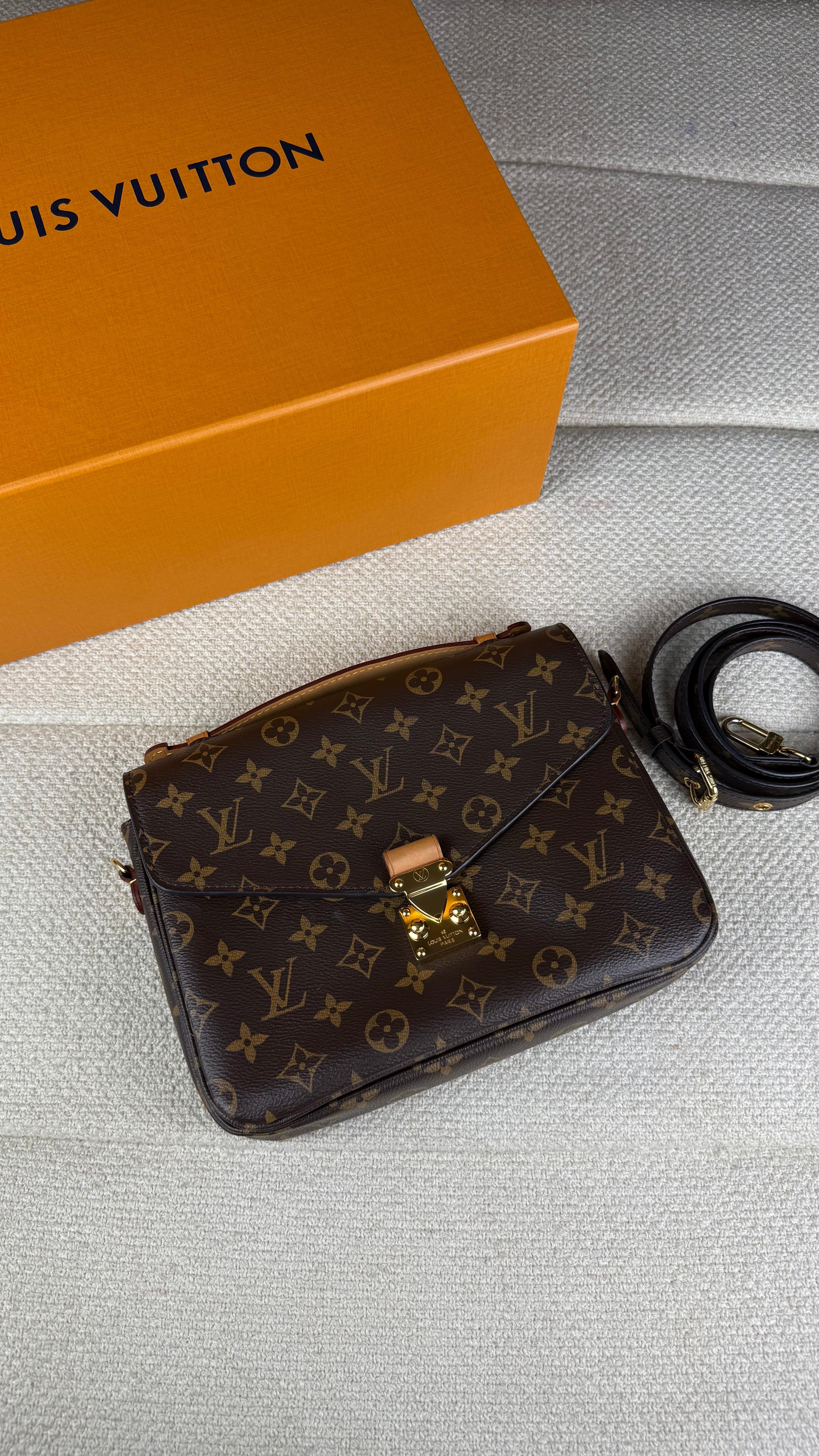 Louis Vuitton Metis