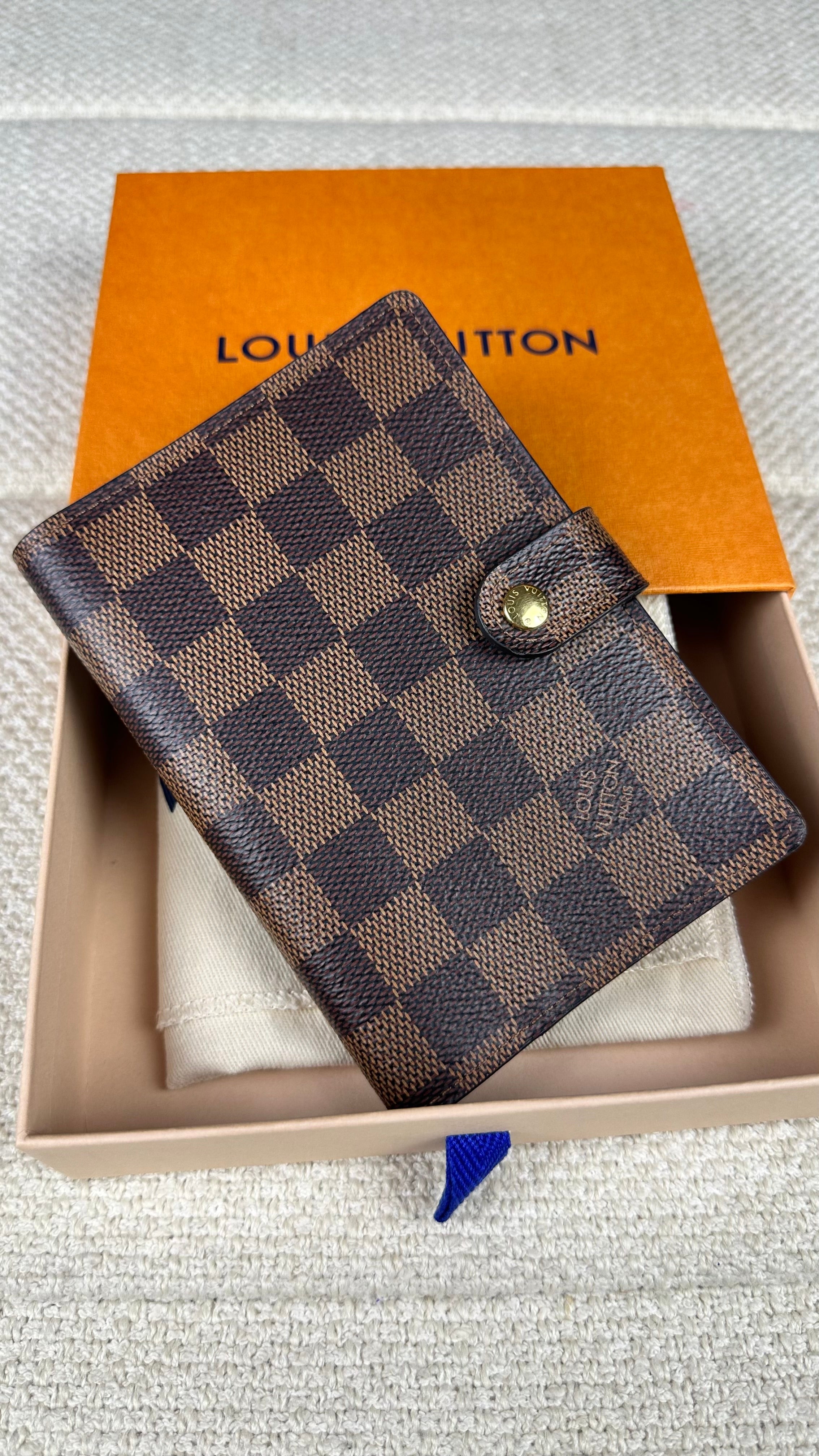 Louis Vuitton Capa Agena PM