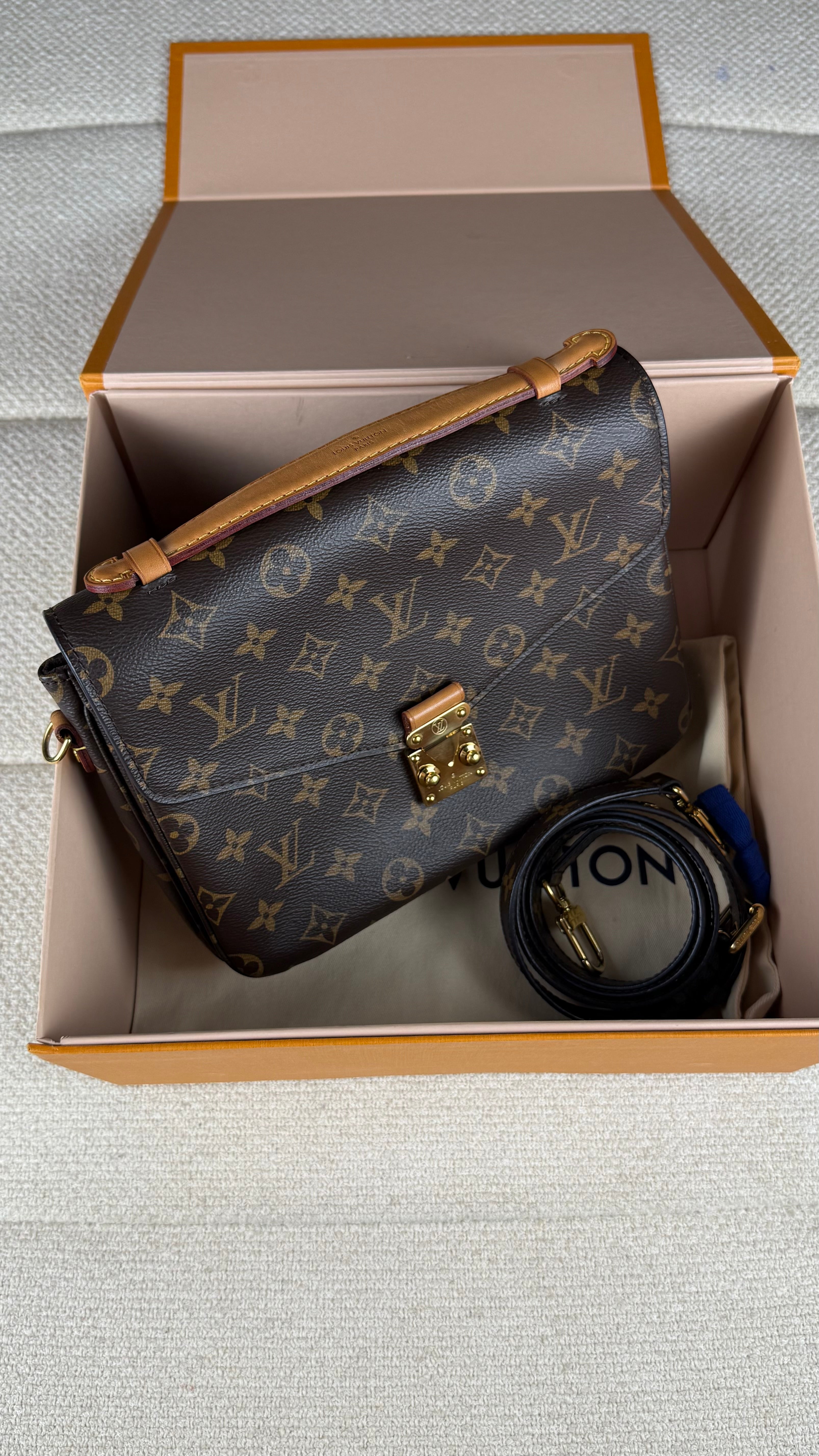 Louis Vuitton Metis