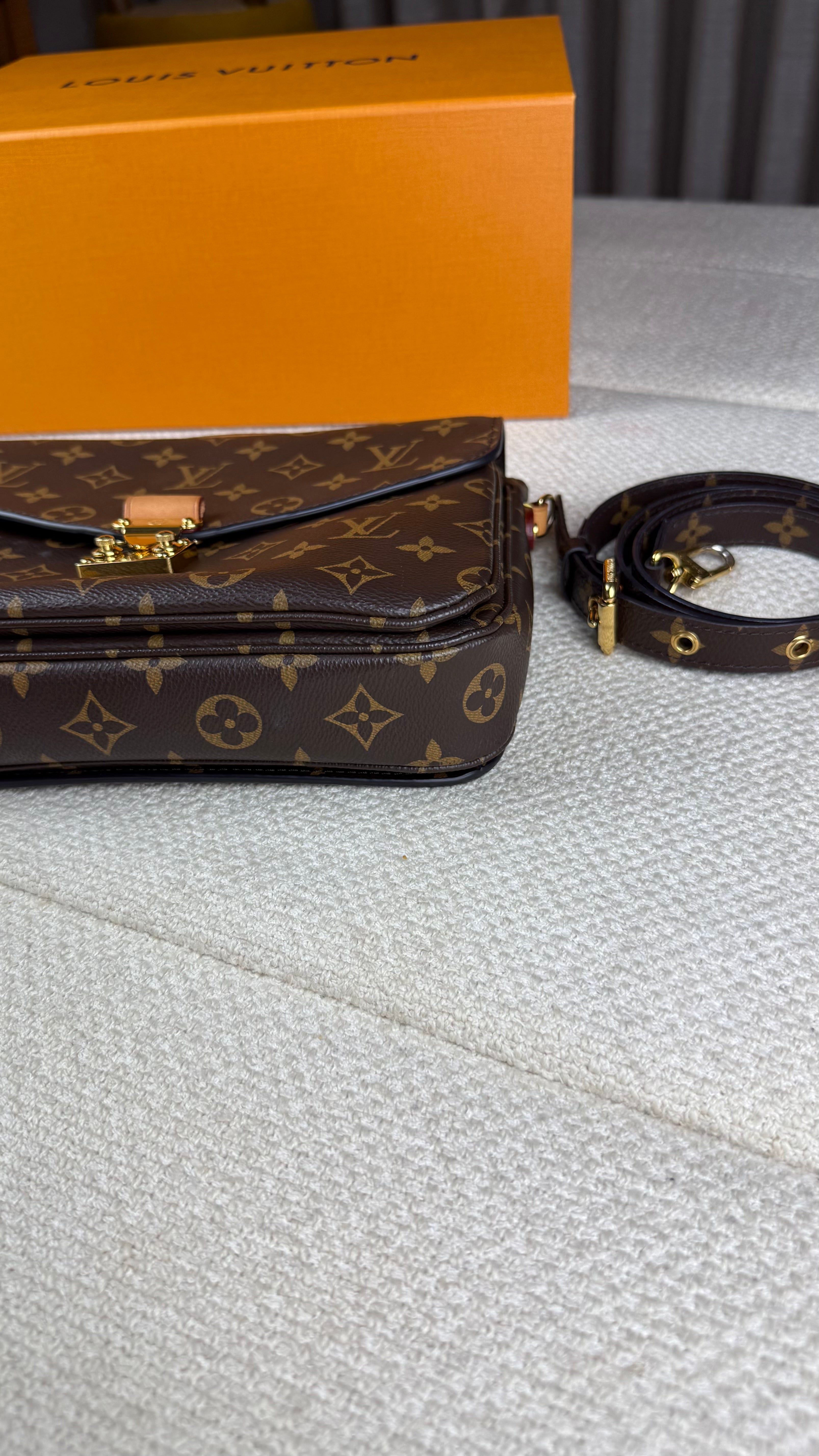 Louis Vuitton Metis