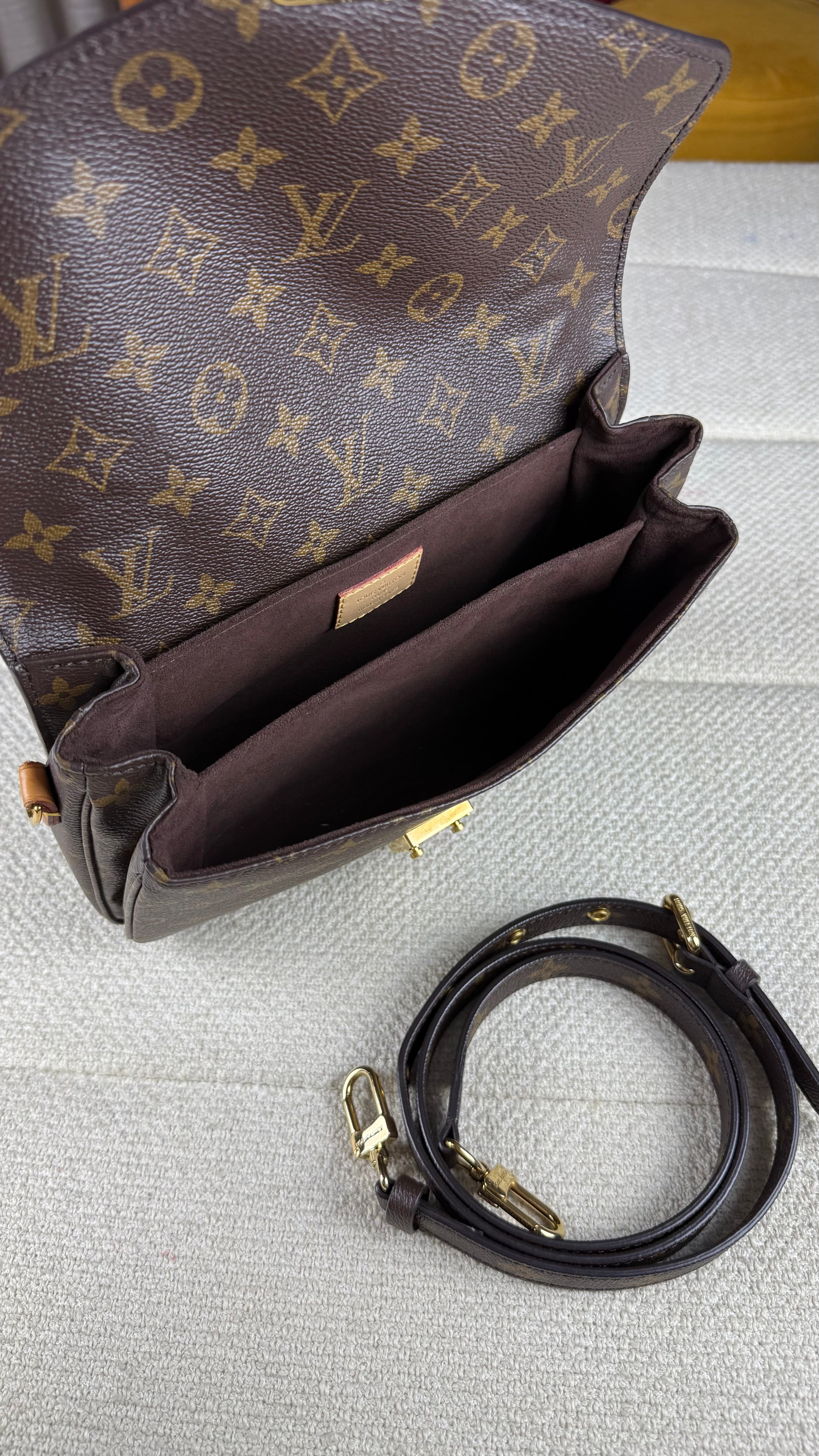 Louis Vuitton Metis