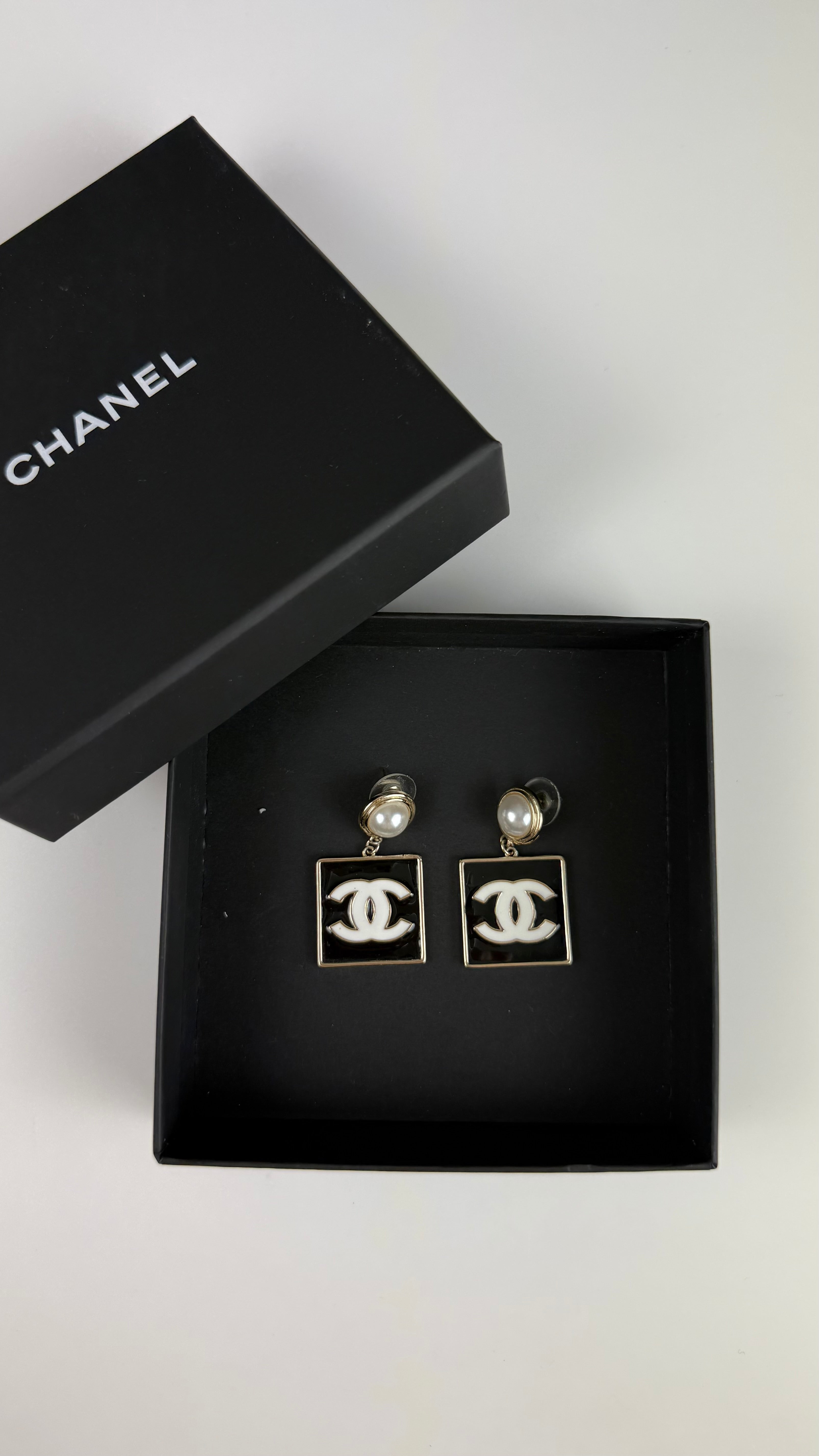 Chanel brincos
