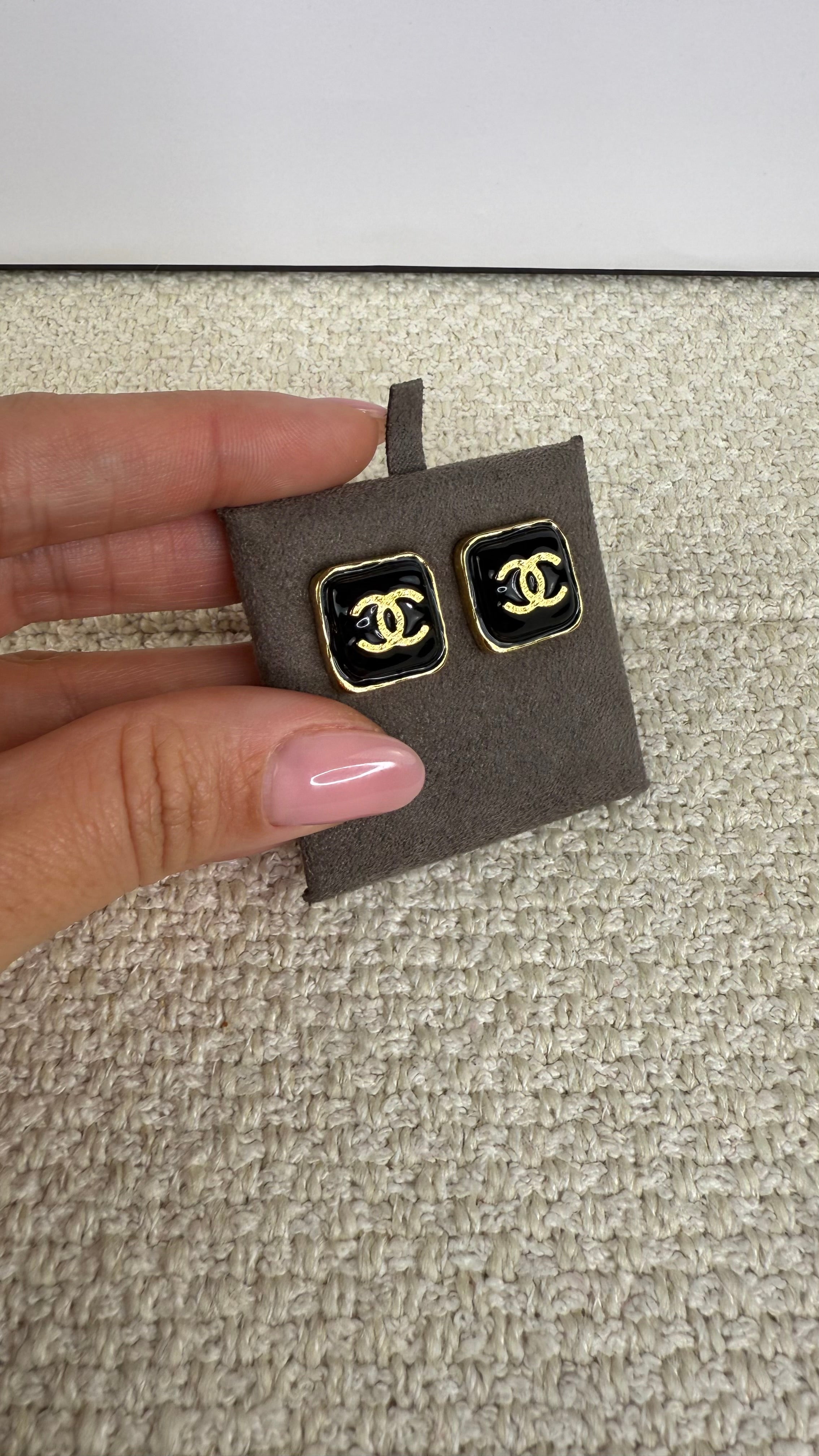Brincos Chanel