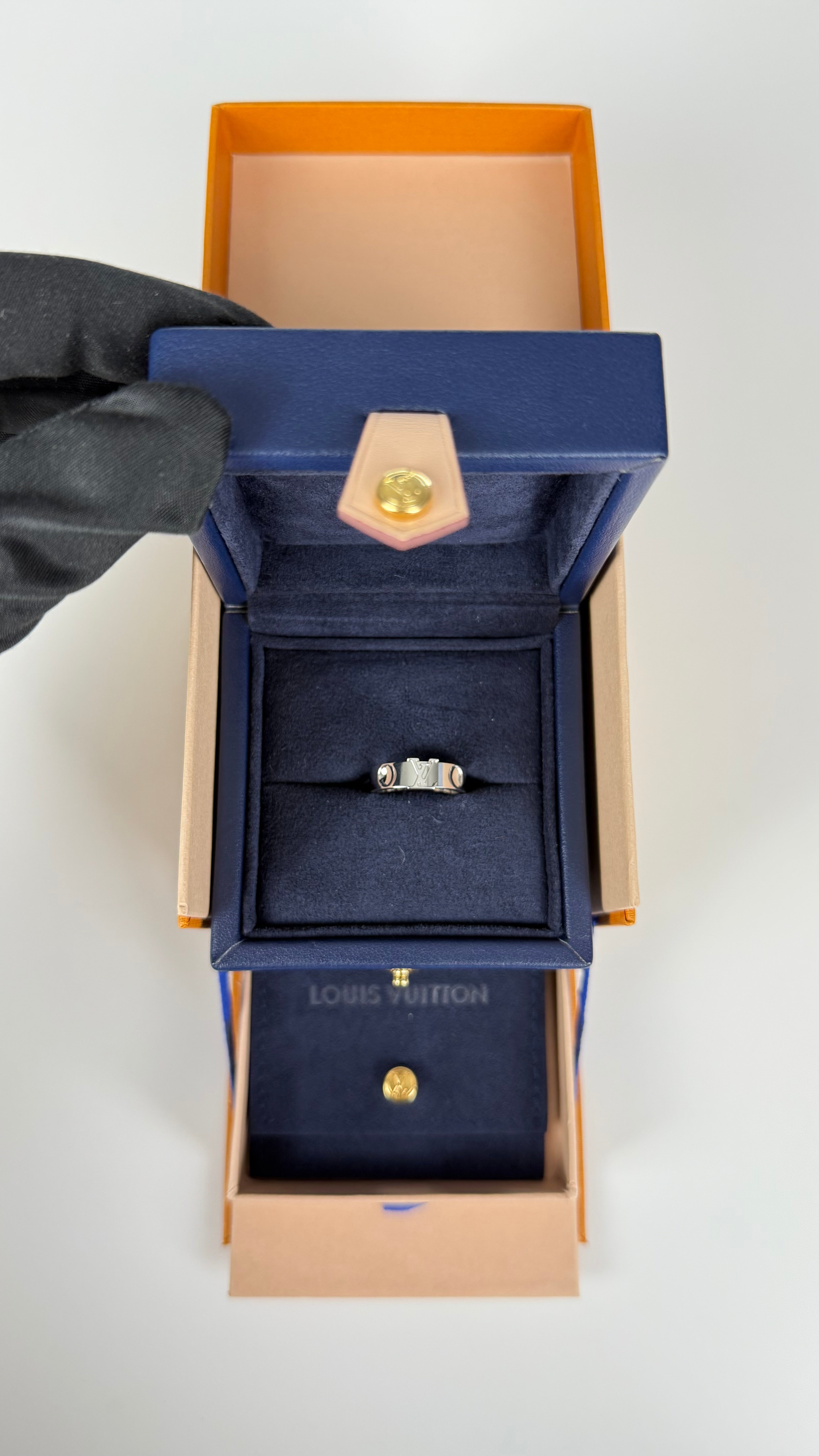 Louis Vuitton Empreinte Anel Ouro Branco 18k