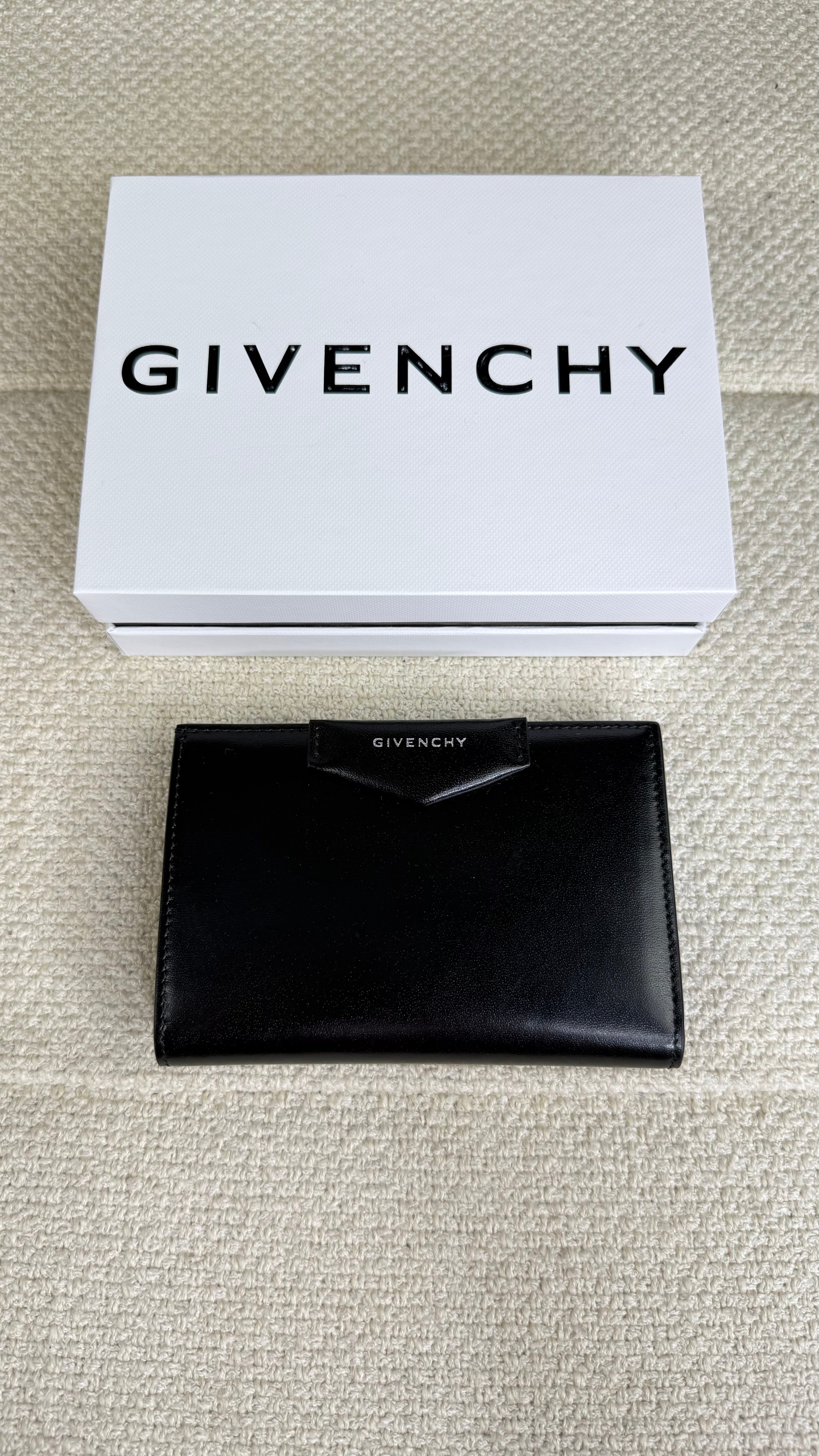 Givenchy carteira