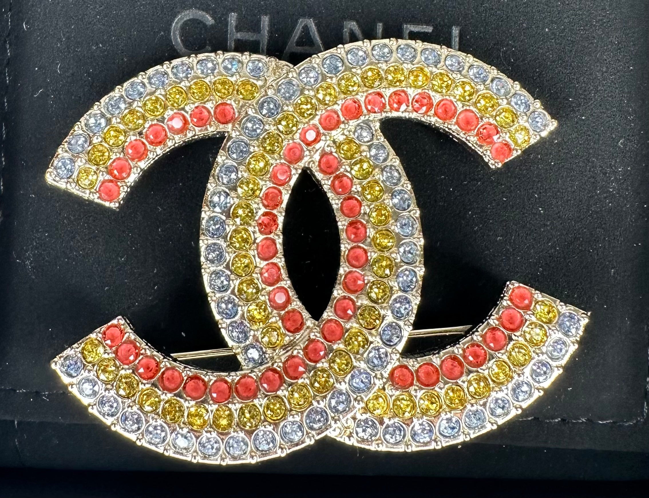 Broche Chanel