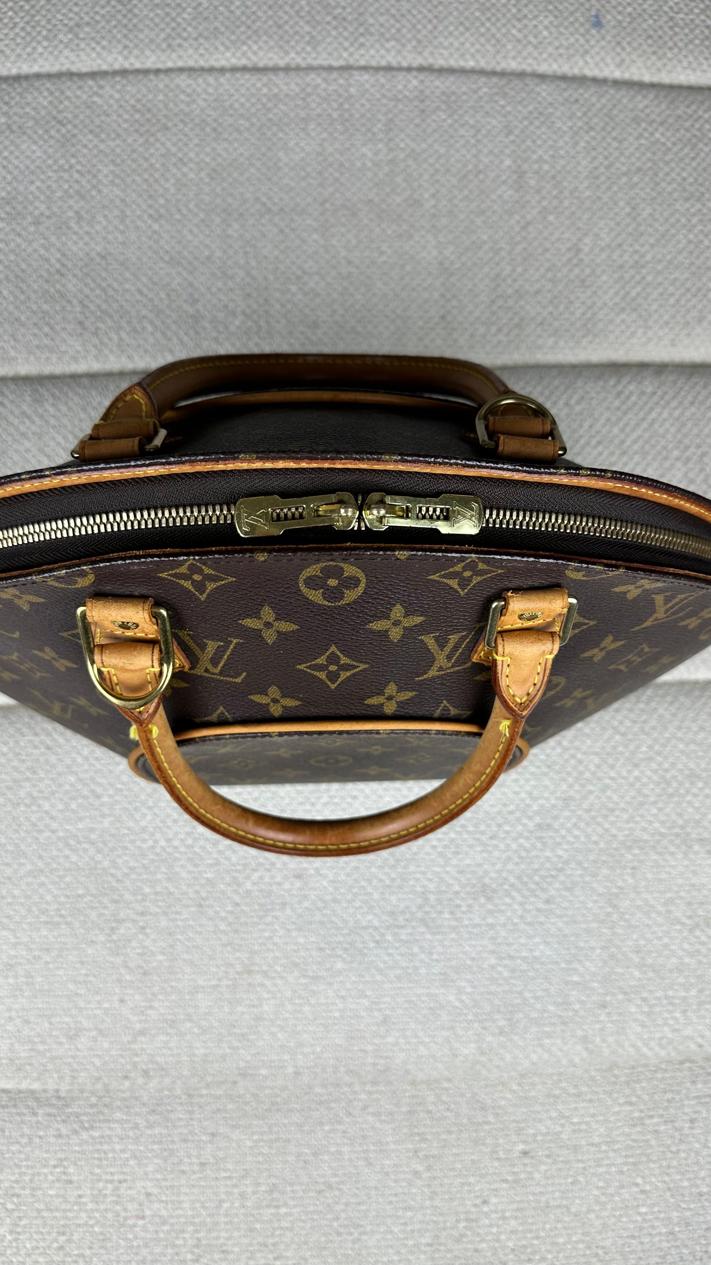 Louis Vuitton Ellipse GM