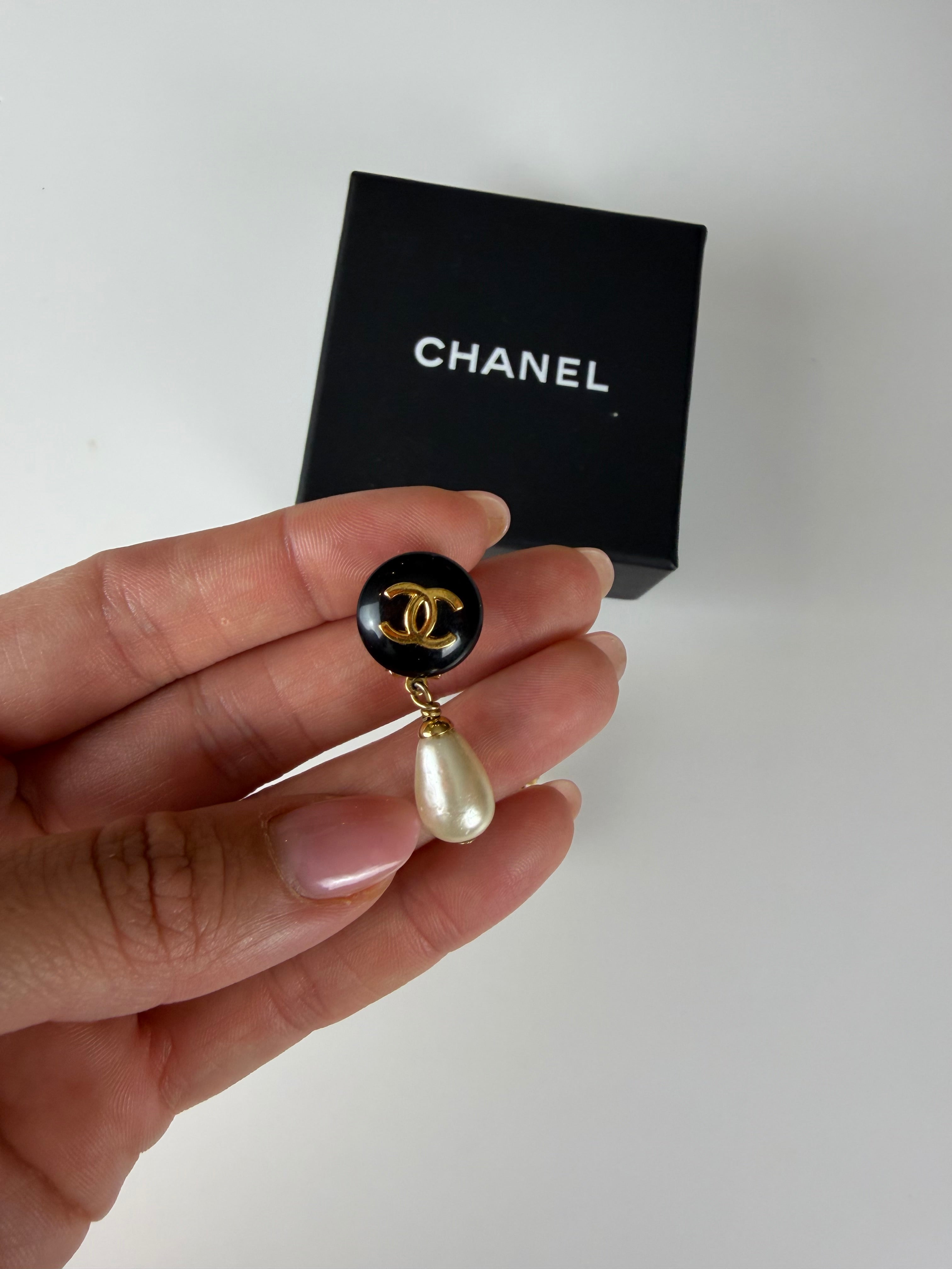 Chanel Vintage CC com Pérola Pendente