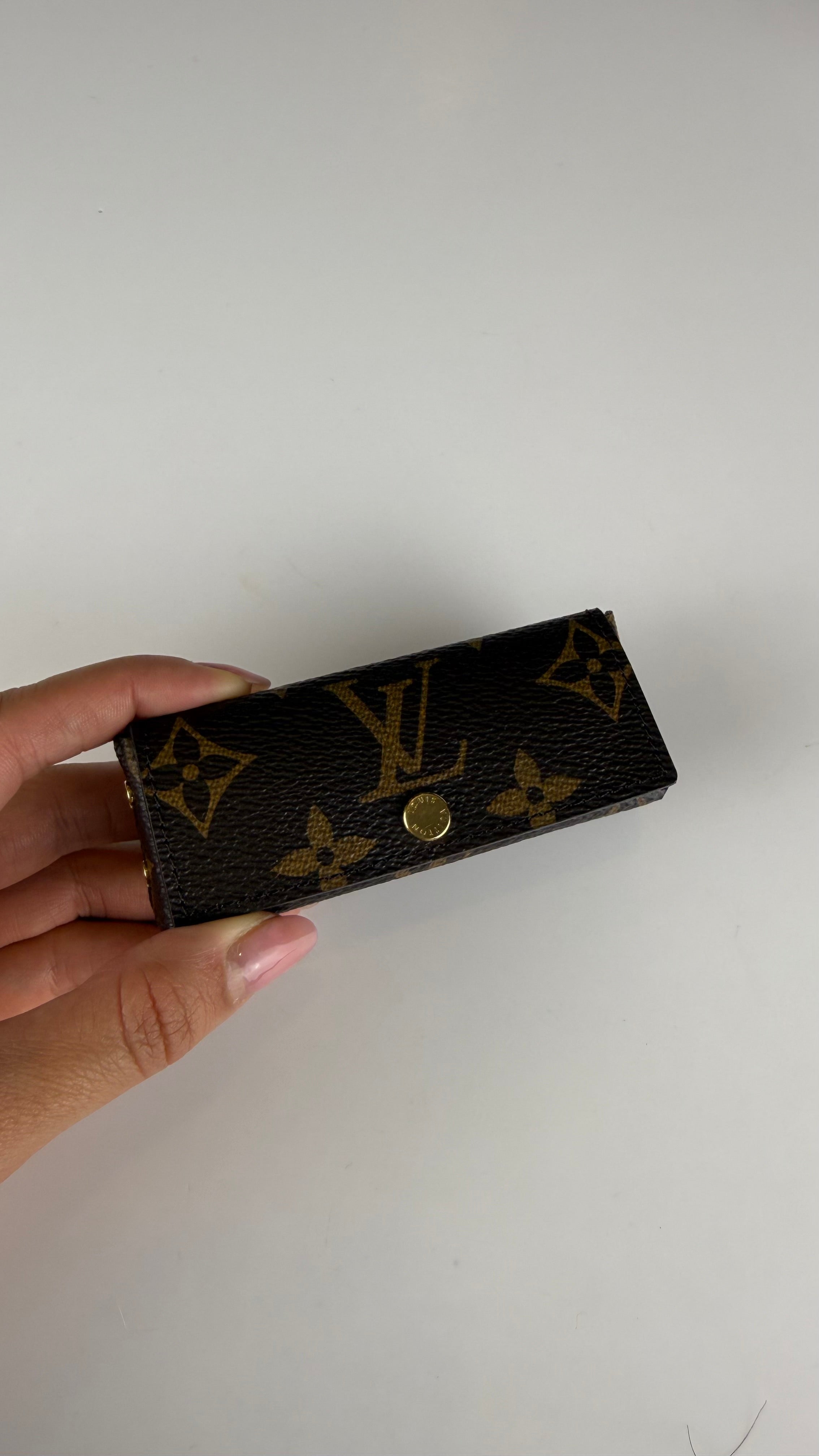 Louis Vuitton porta batons