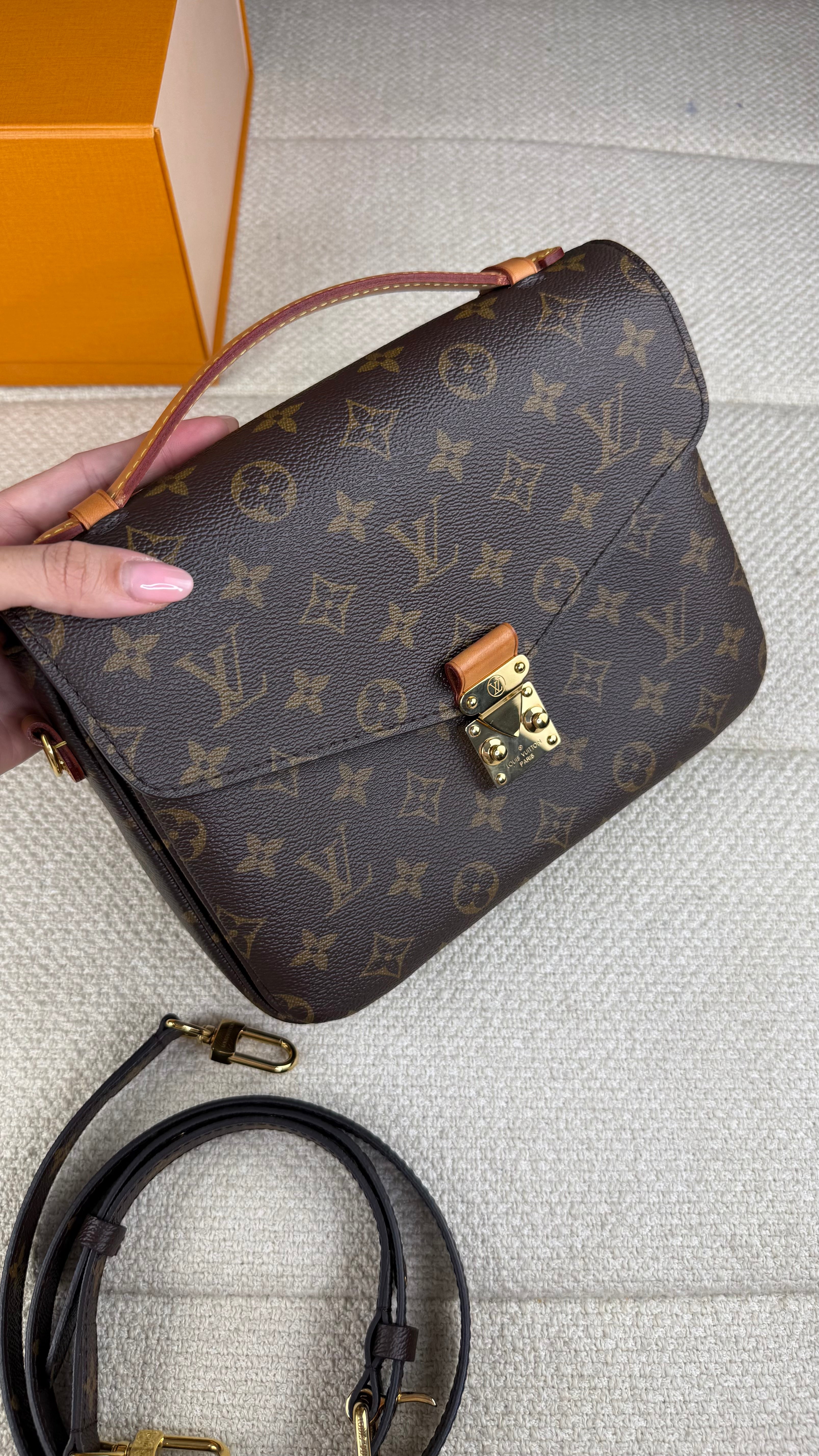 Louis Vuitton Metis