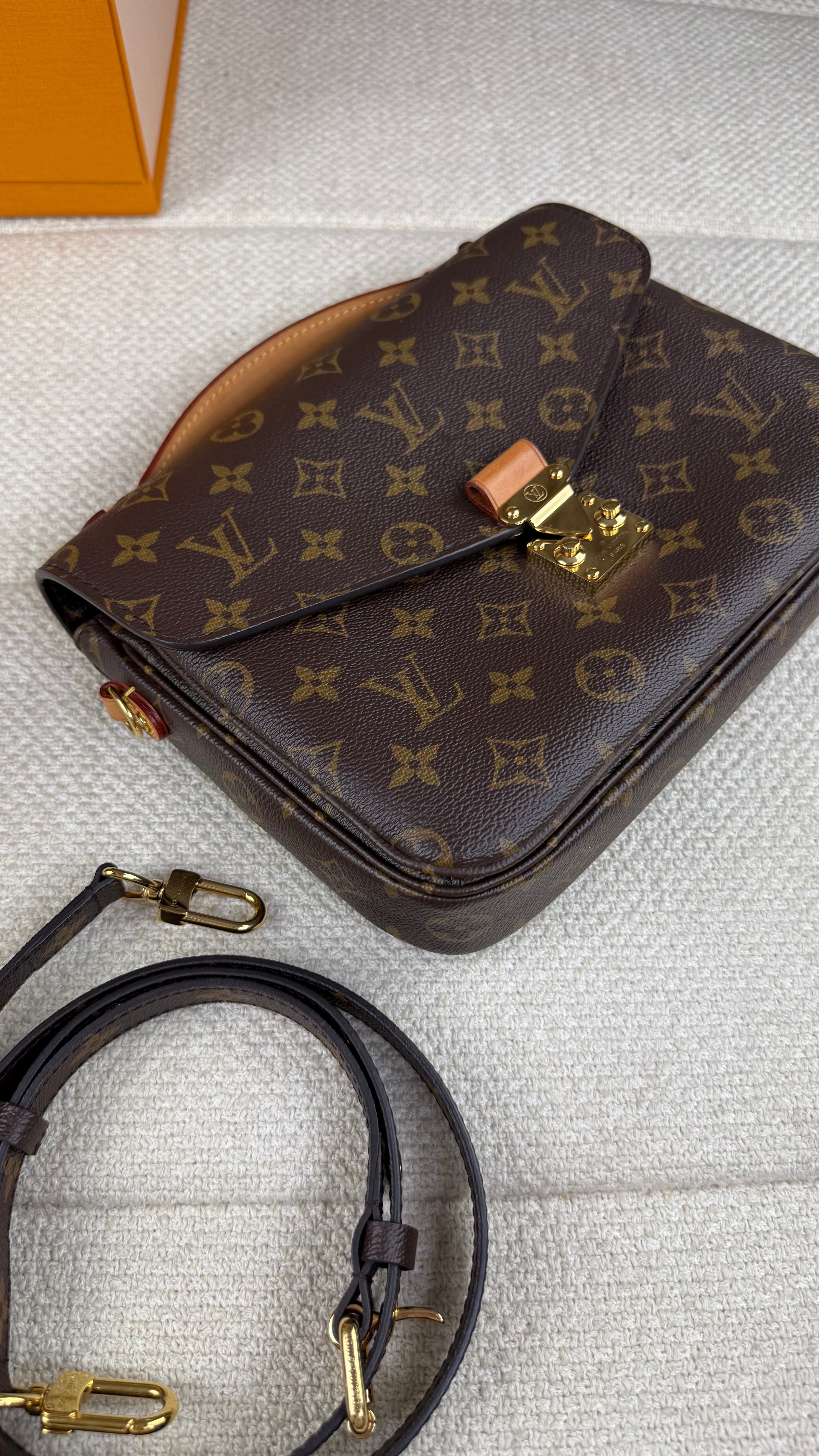 Louis Vuitton Metis