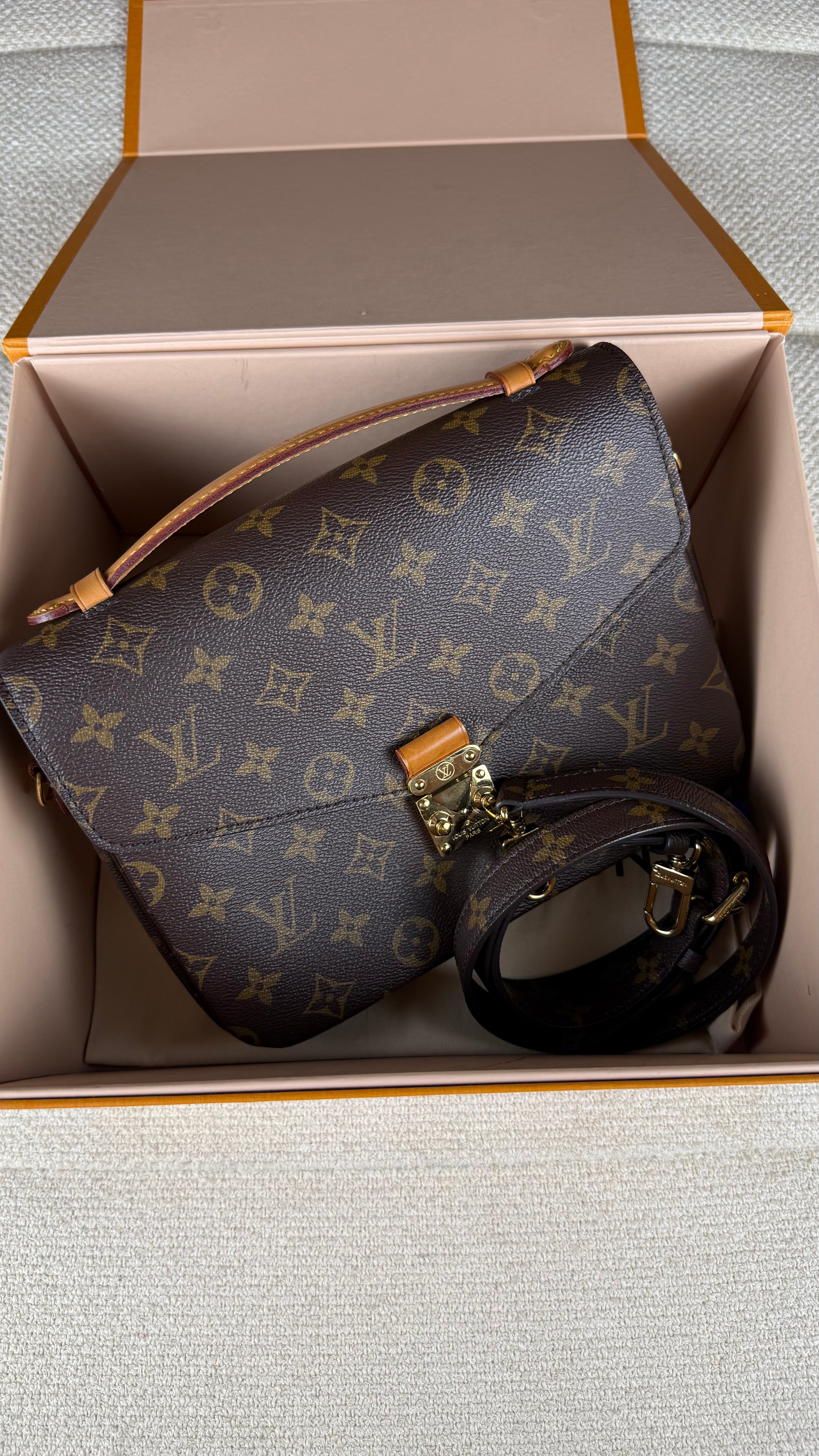 Louis Vuitton Metis