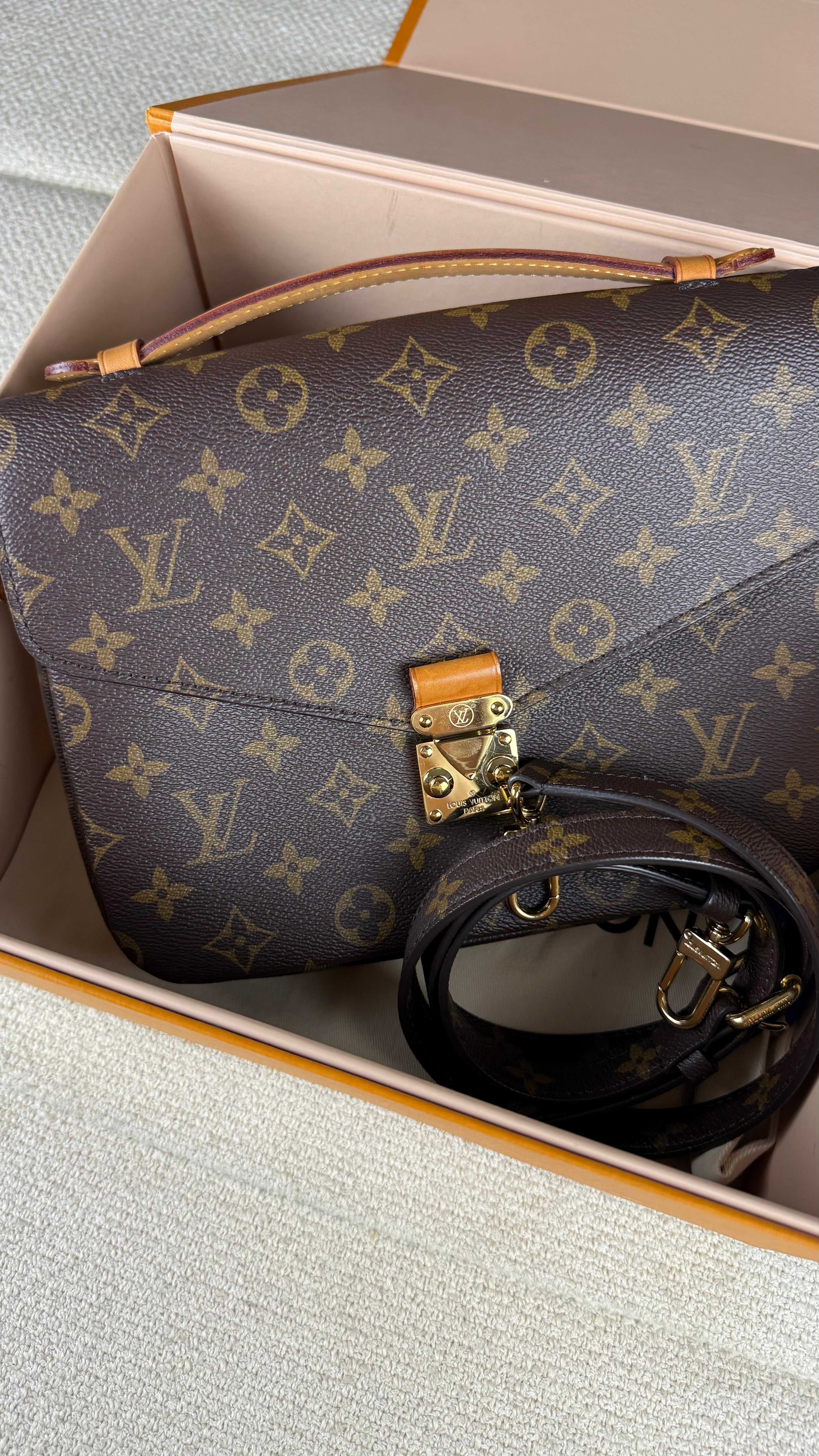 Louis Vuitton Metis