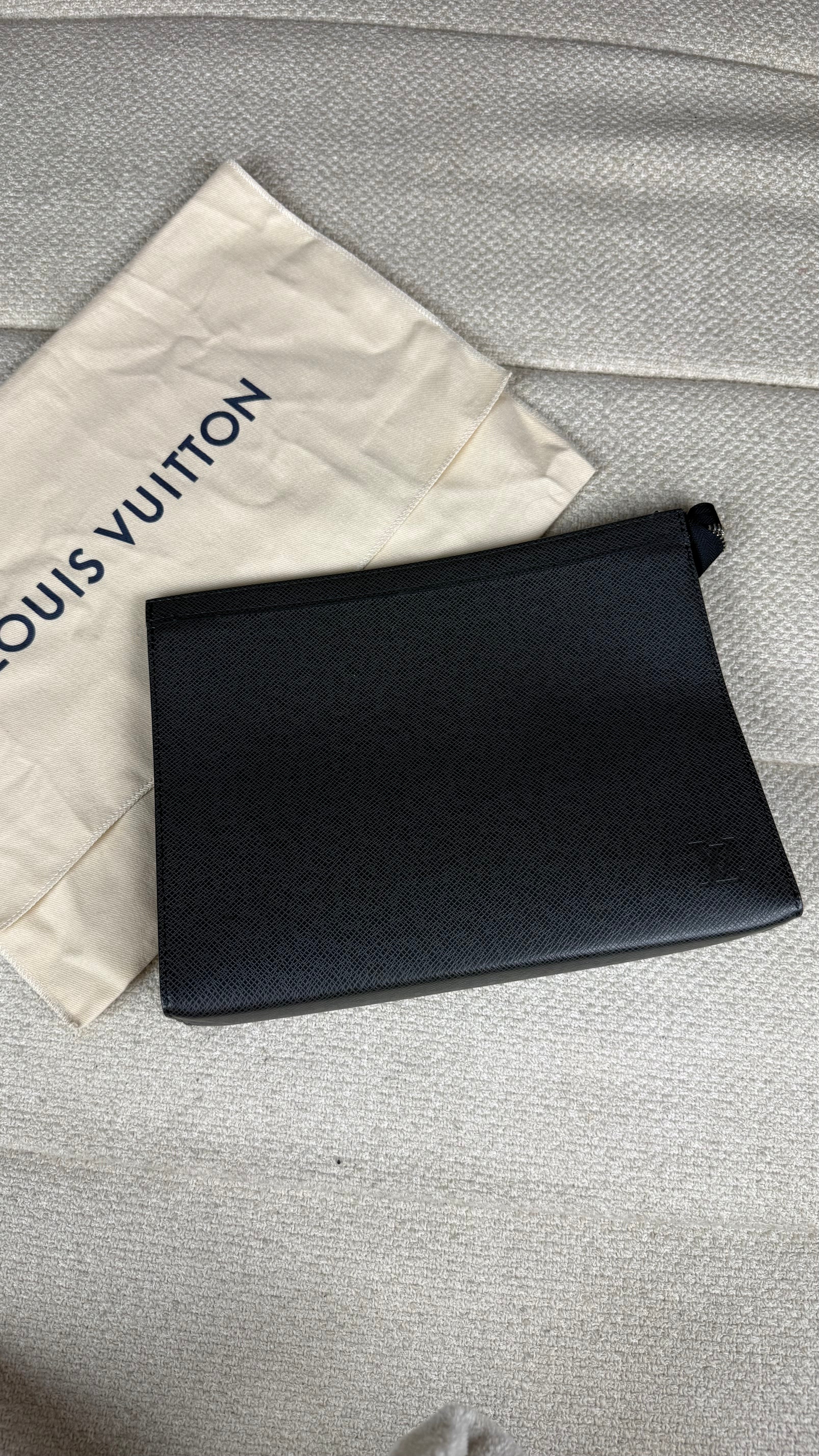 Louis Vuitton Taiga Pochette Voyage MM