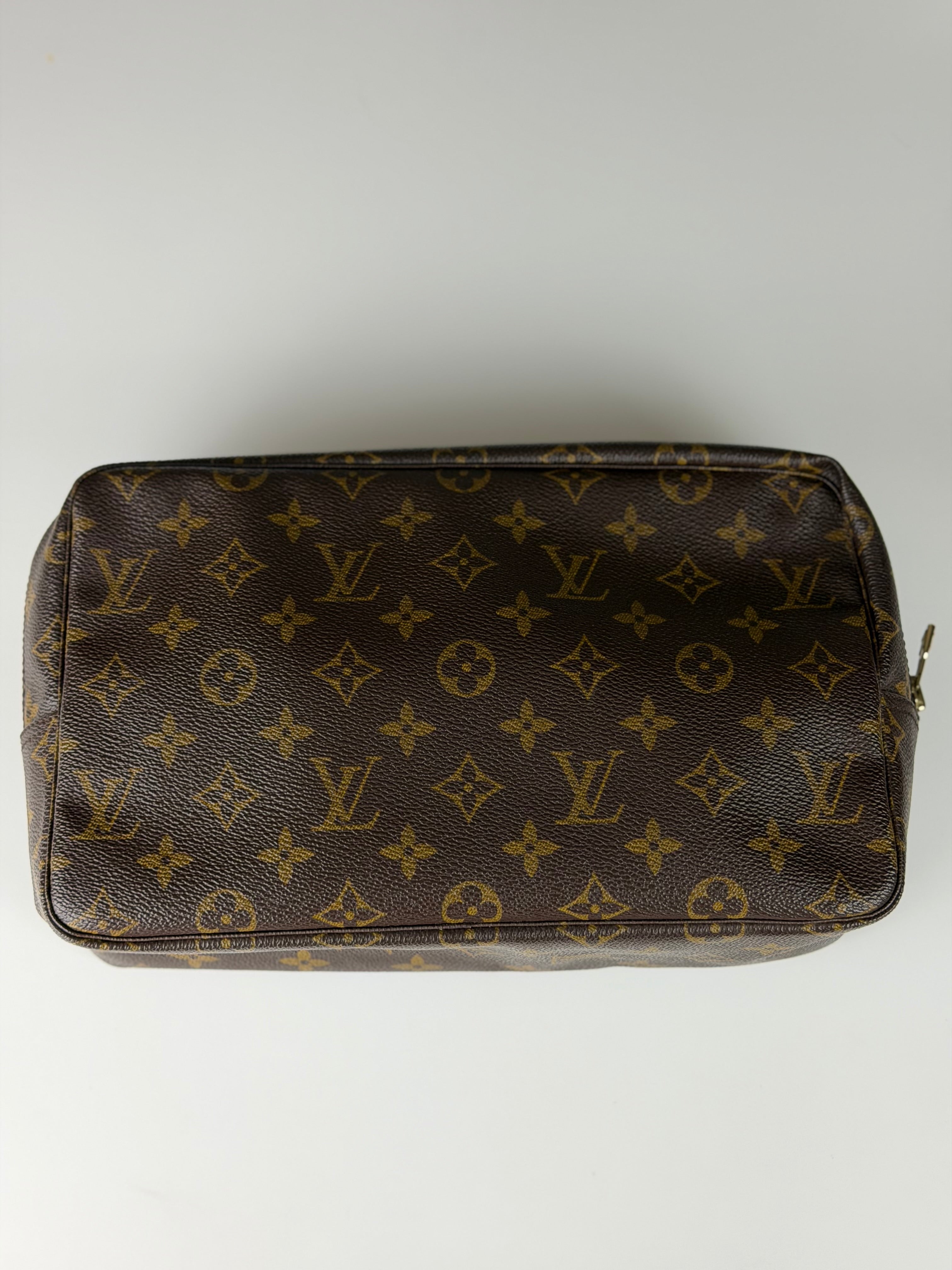 Louis Vuitton Necessair 28