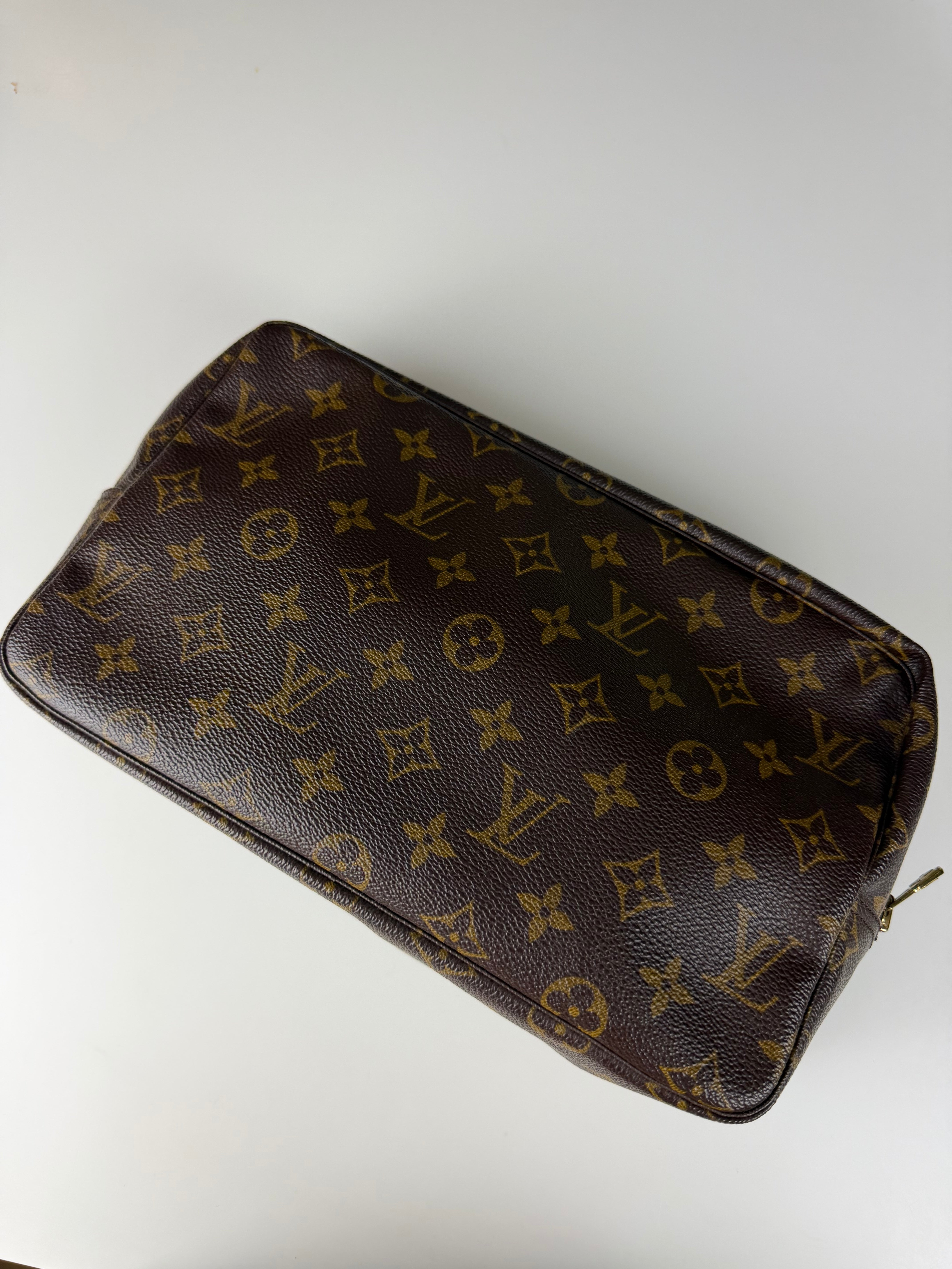 Louis Vuitton Necessair 28