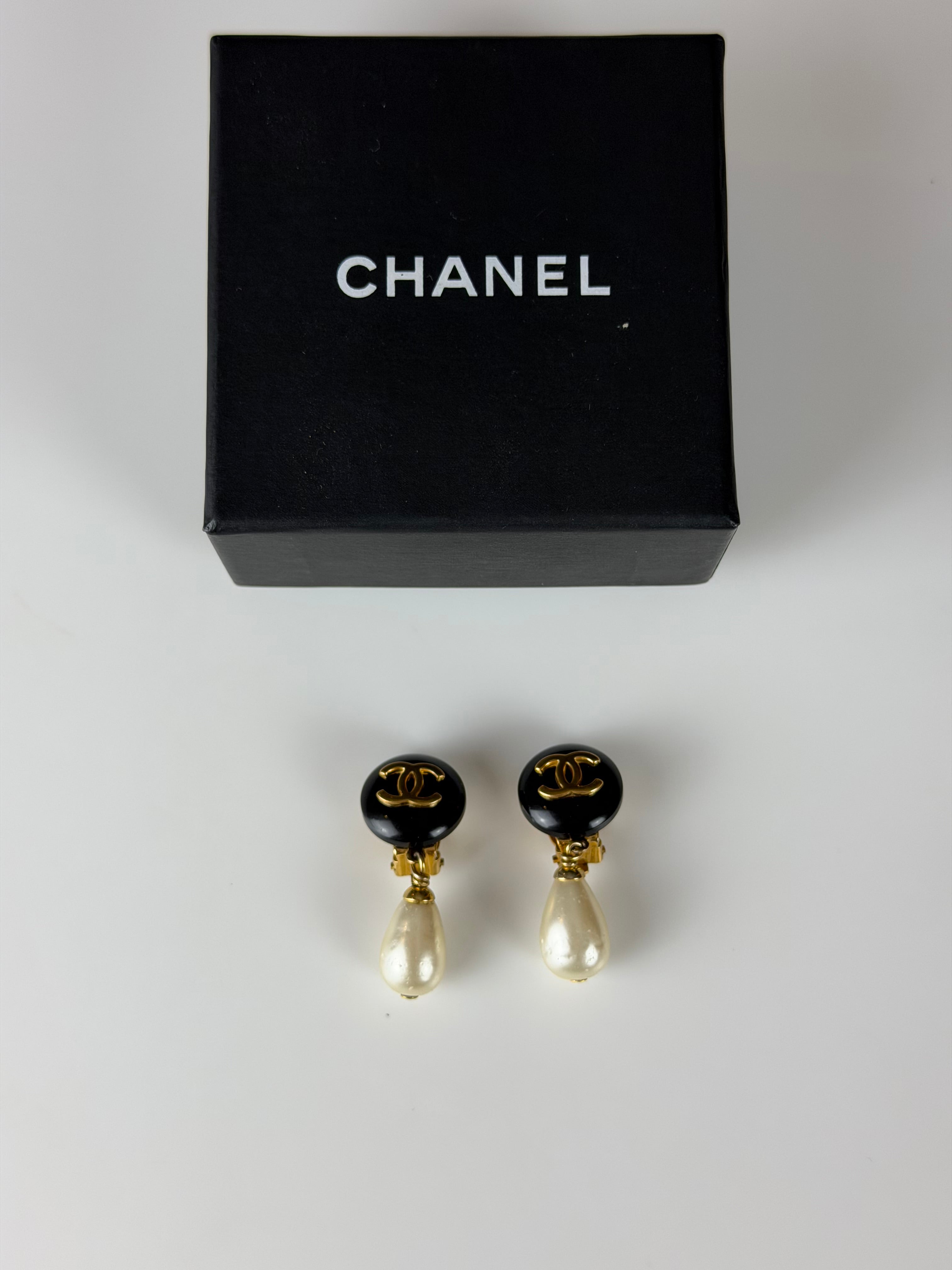 Chanel Vintage CC com Pérola Pendente