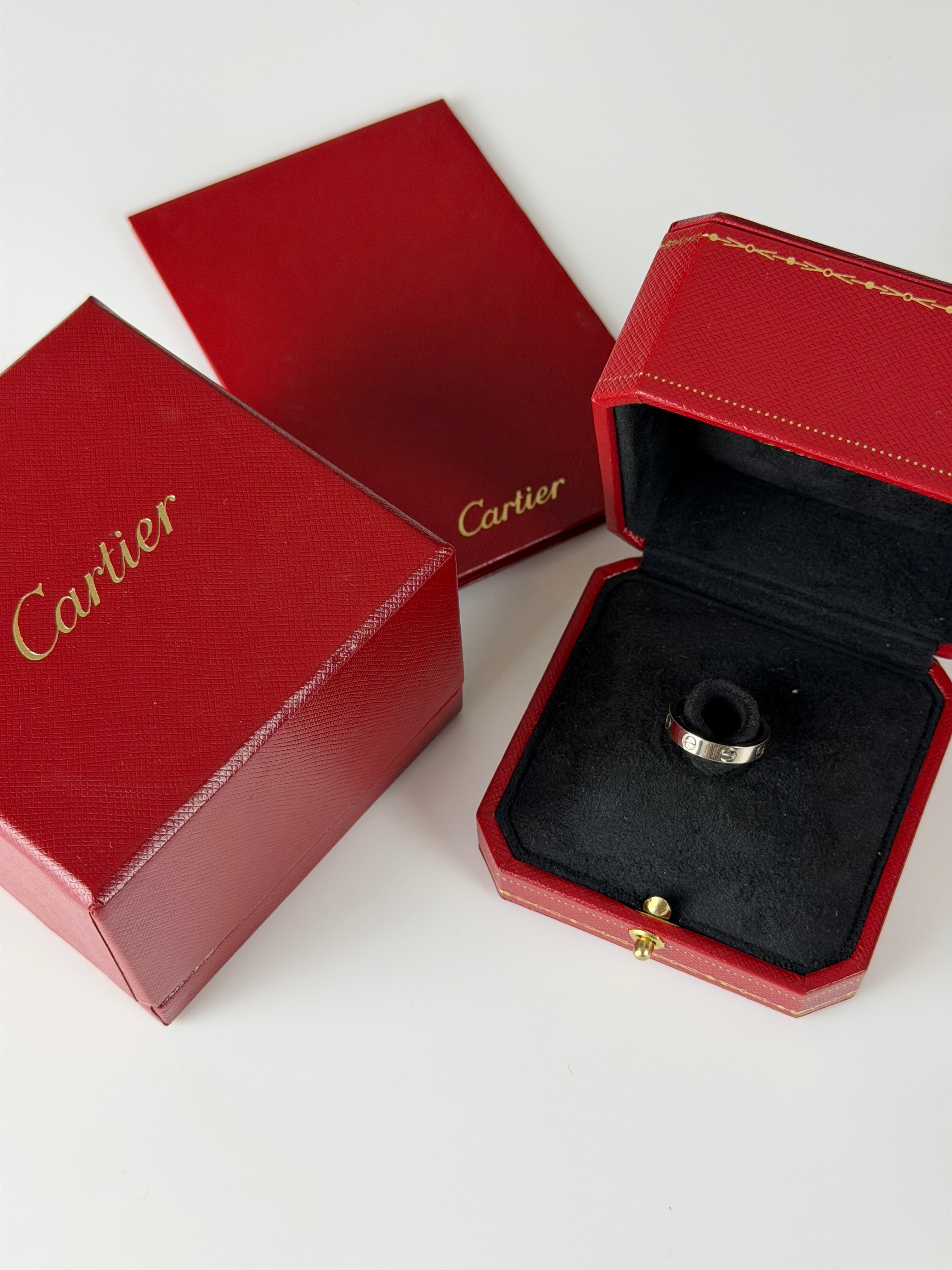 Cartier Love em Ouro Branco 18K