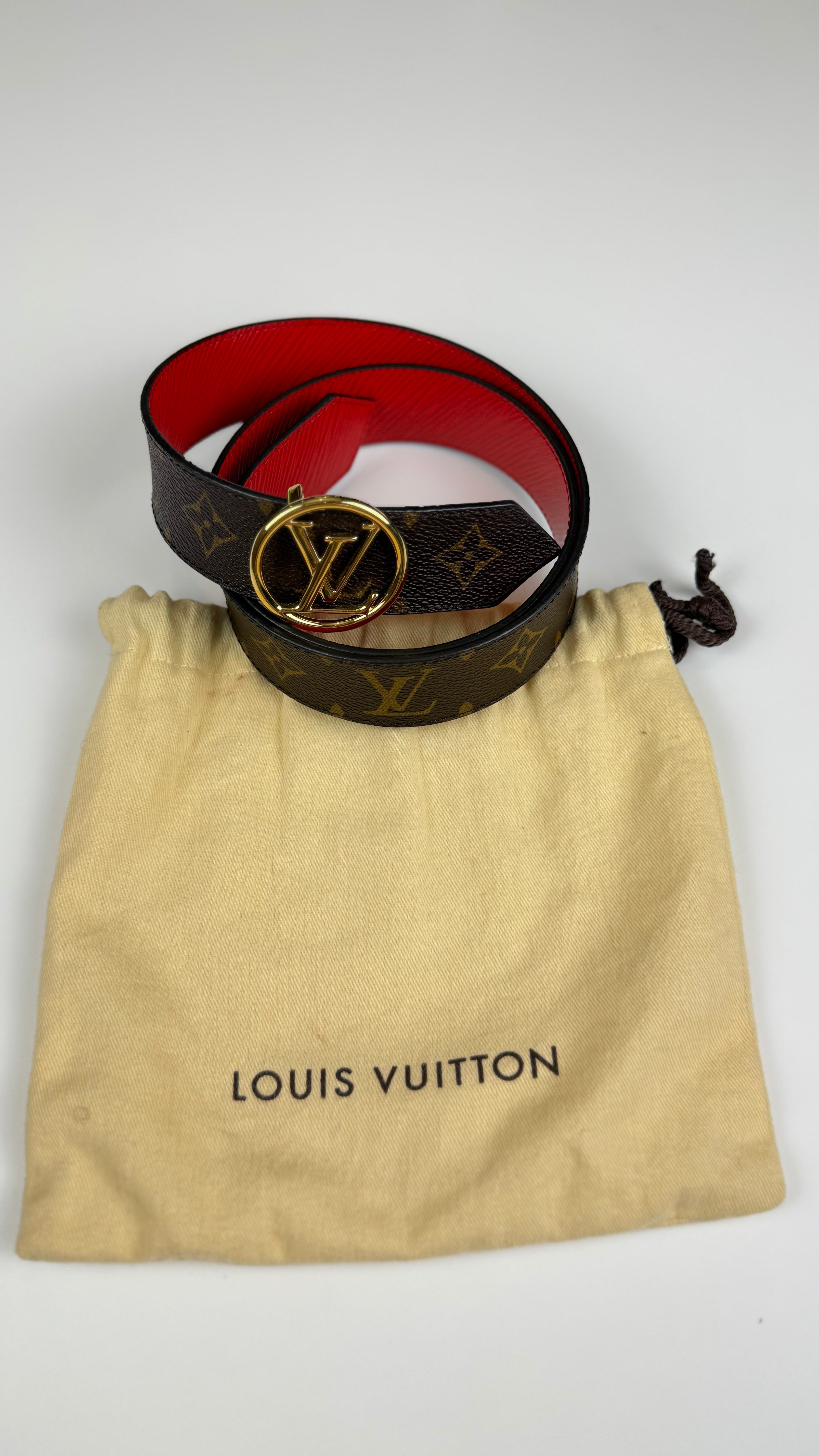 Louis Vuitton cinto reversível
