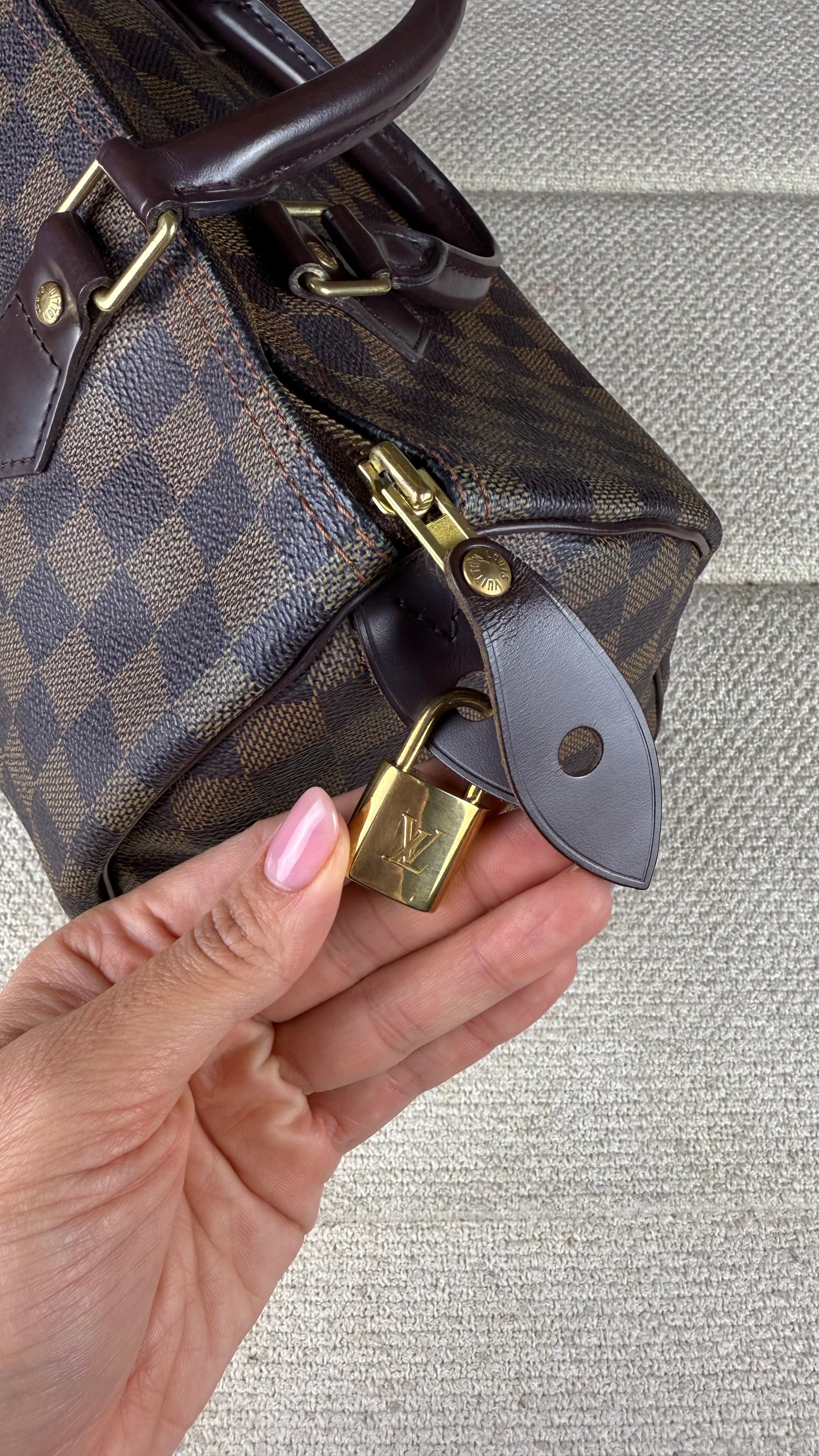 Louis Vuitton Speedy 30