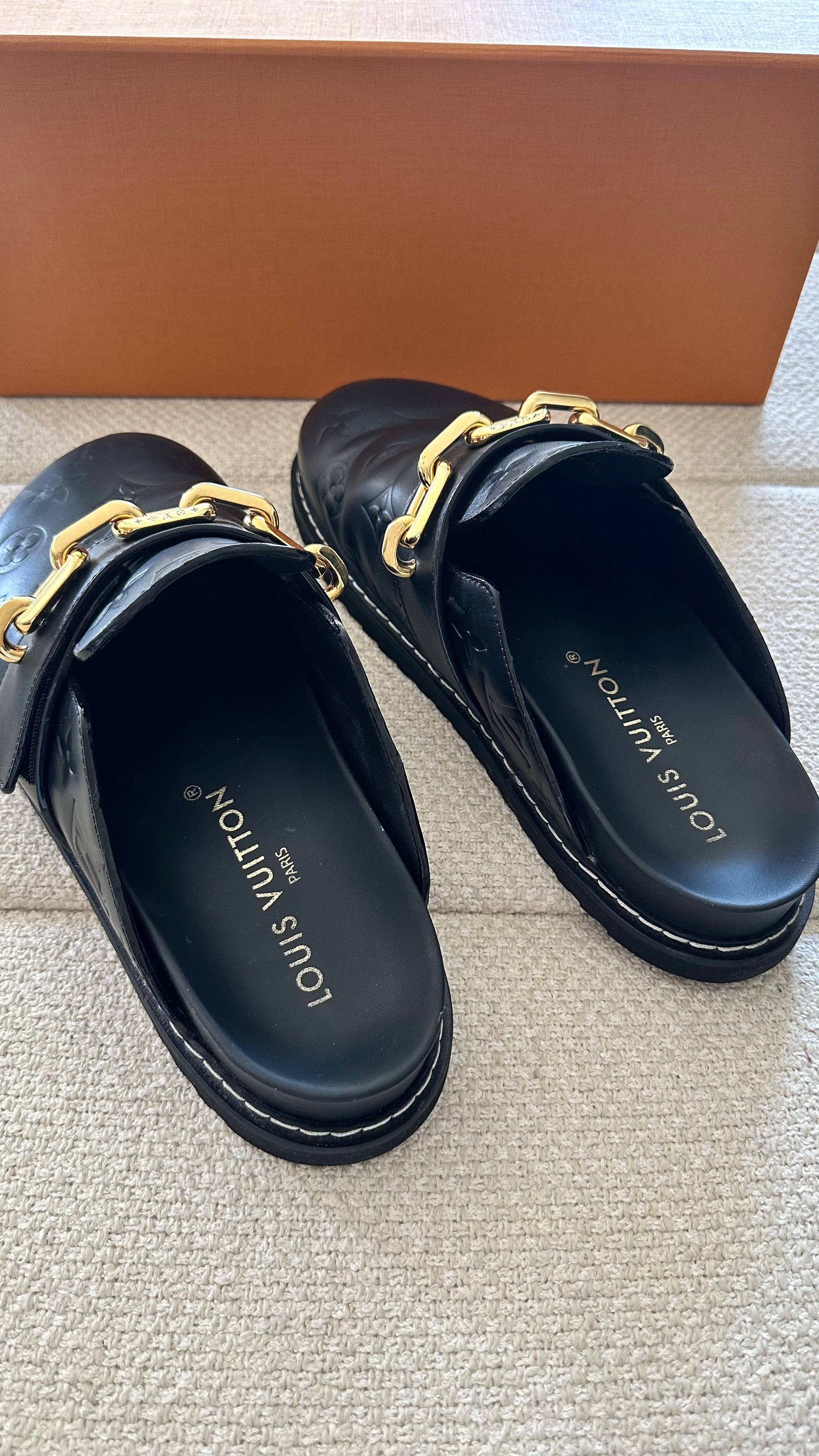 LV Cozy Flat Comfort Clog