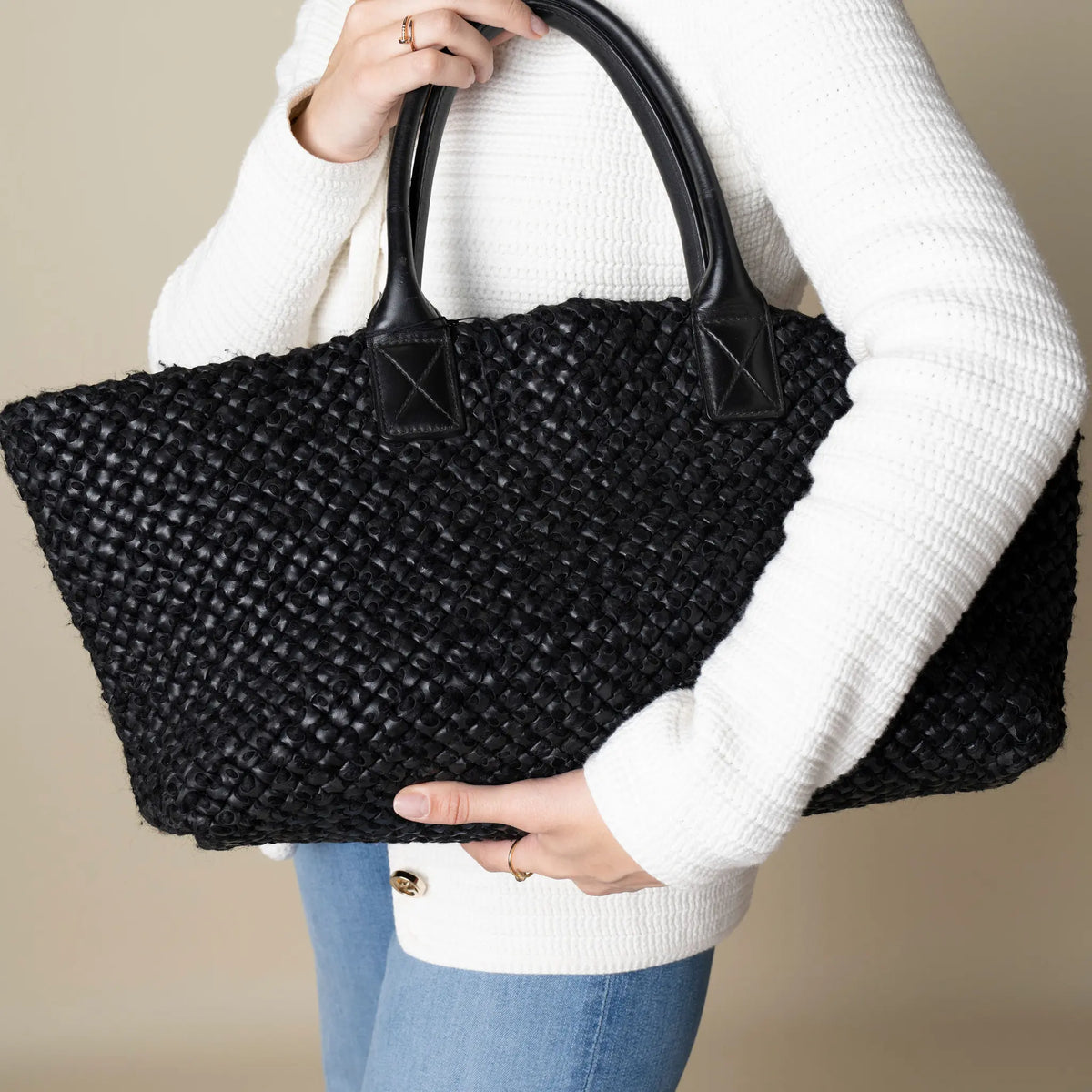 Bottega Veneta Cabat Limited Edition Runway 2012 — Close-up Detail