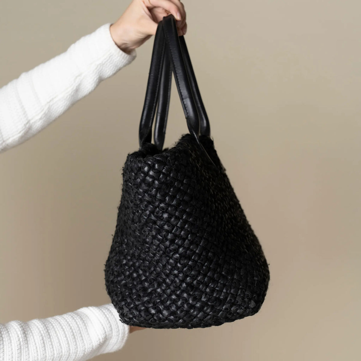 Bottega Veneta Cabat Limited Edition Runway 2012 — Detail View