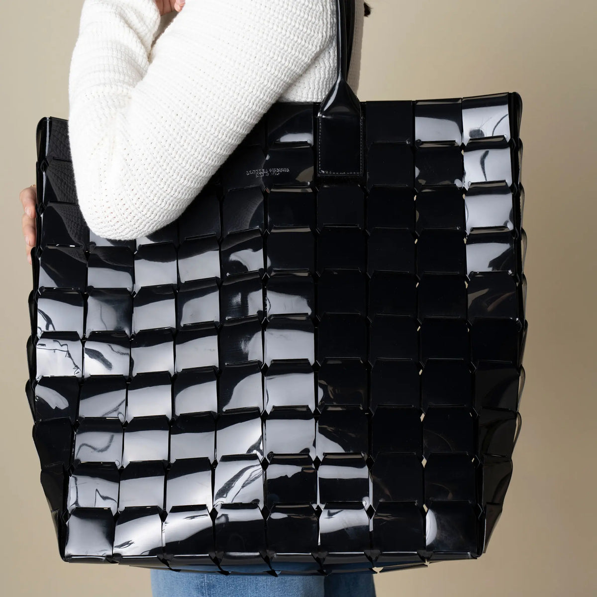 Bottega Veneta Fall 2019 Runway Maxi Intrecciato Tote Bag — Front View