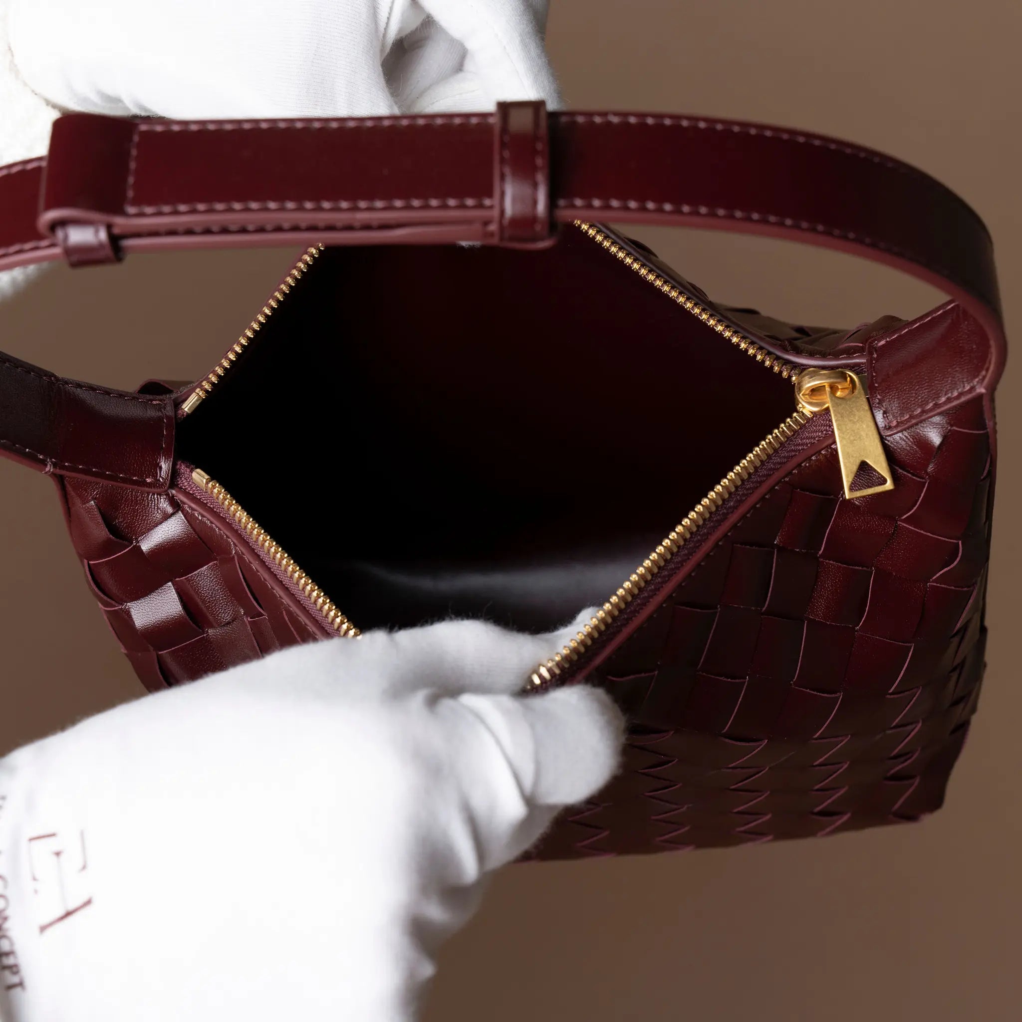 Bottega Veneta Wallace bag — Close-up Detail
