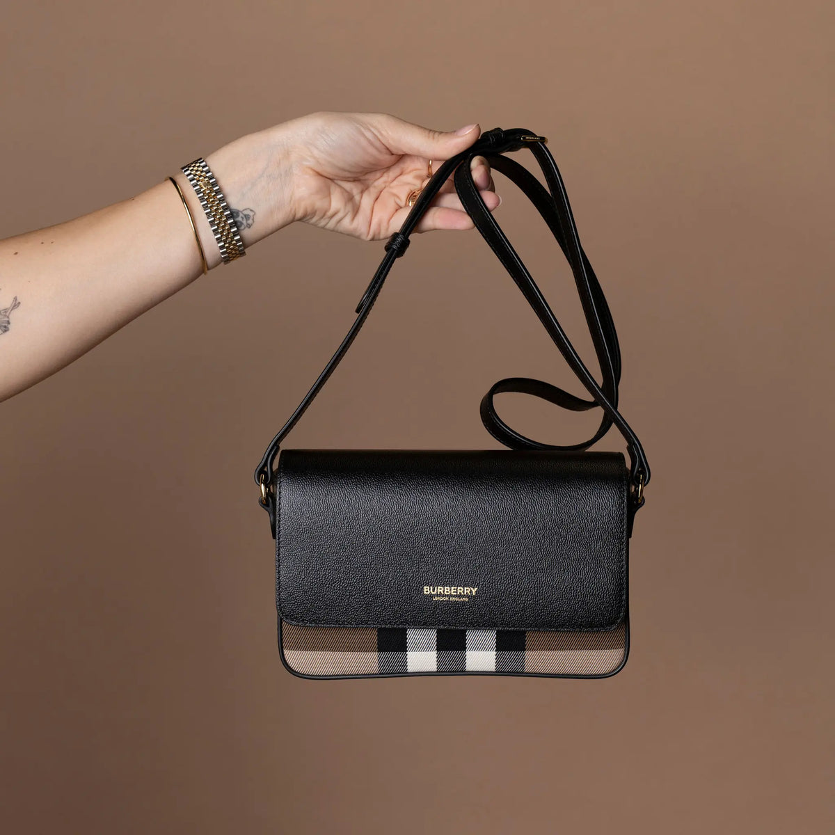 Burberry Hampshire House Check Crossbody black — Featured Image