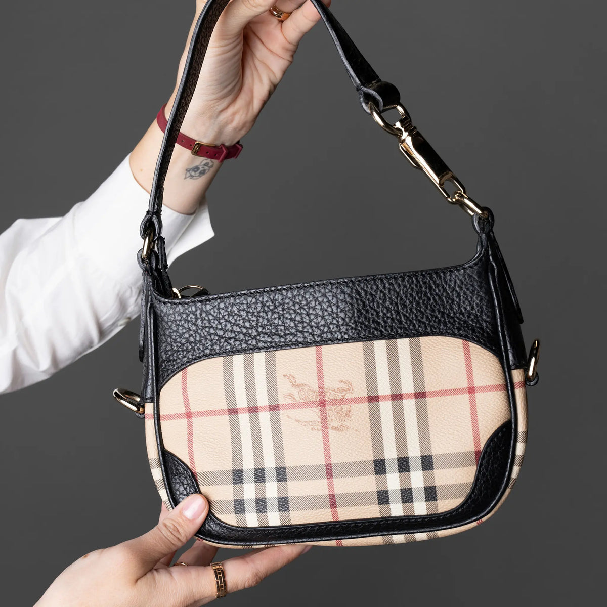 Burberry Nova Check shoulder bag — Side Profile