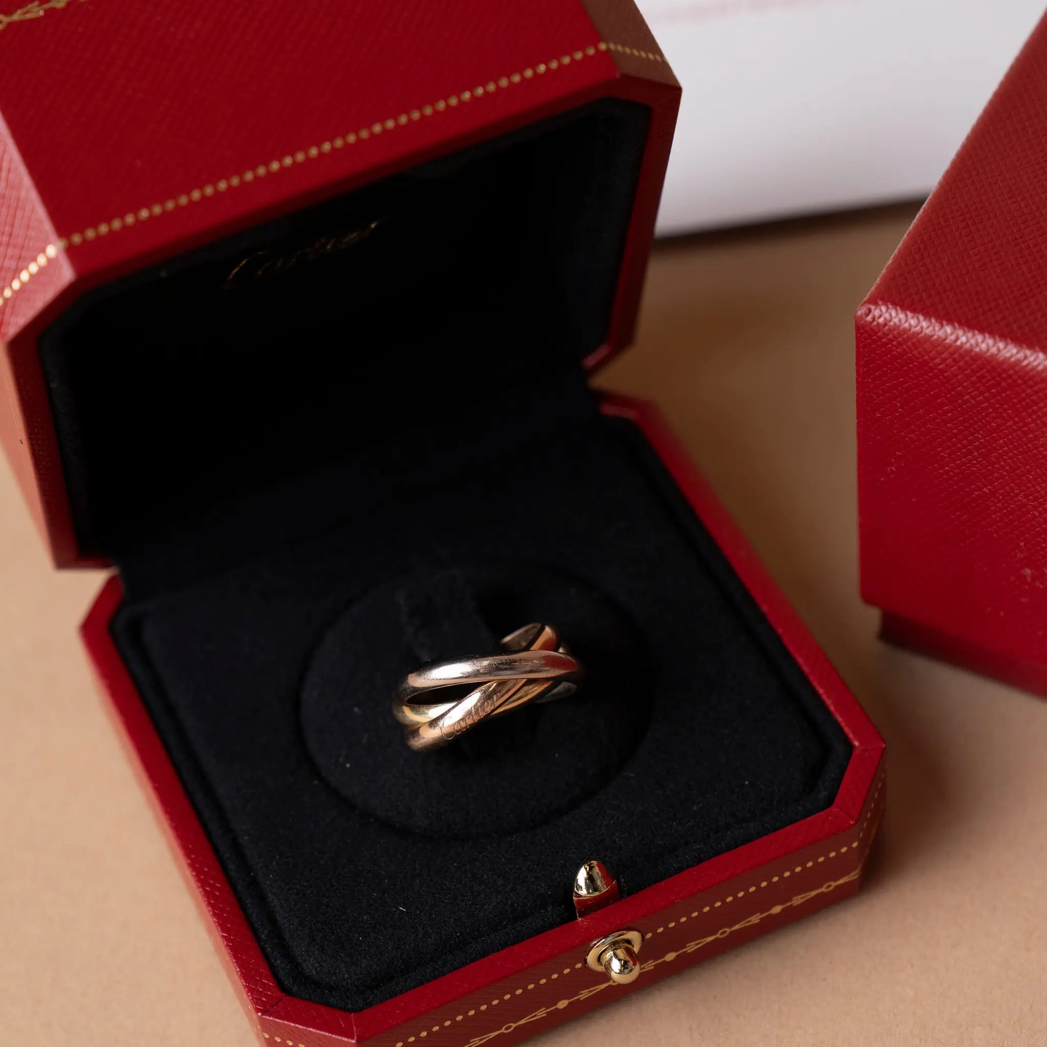 Cartier Anel Trinity Modelo Clássico — Side Profile