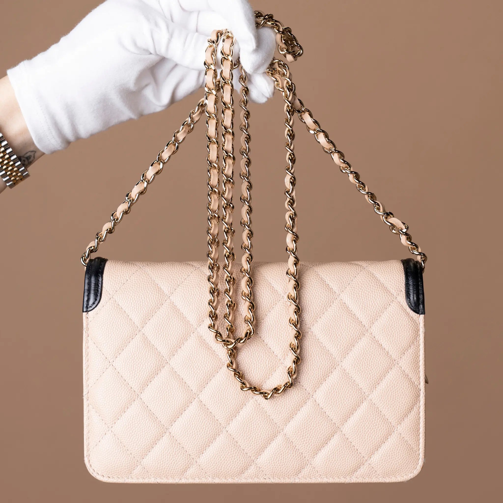 Chanel Caviar CC Filigree Wallet On Chain — Front View