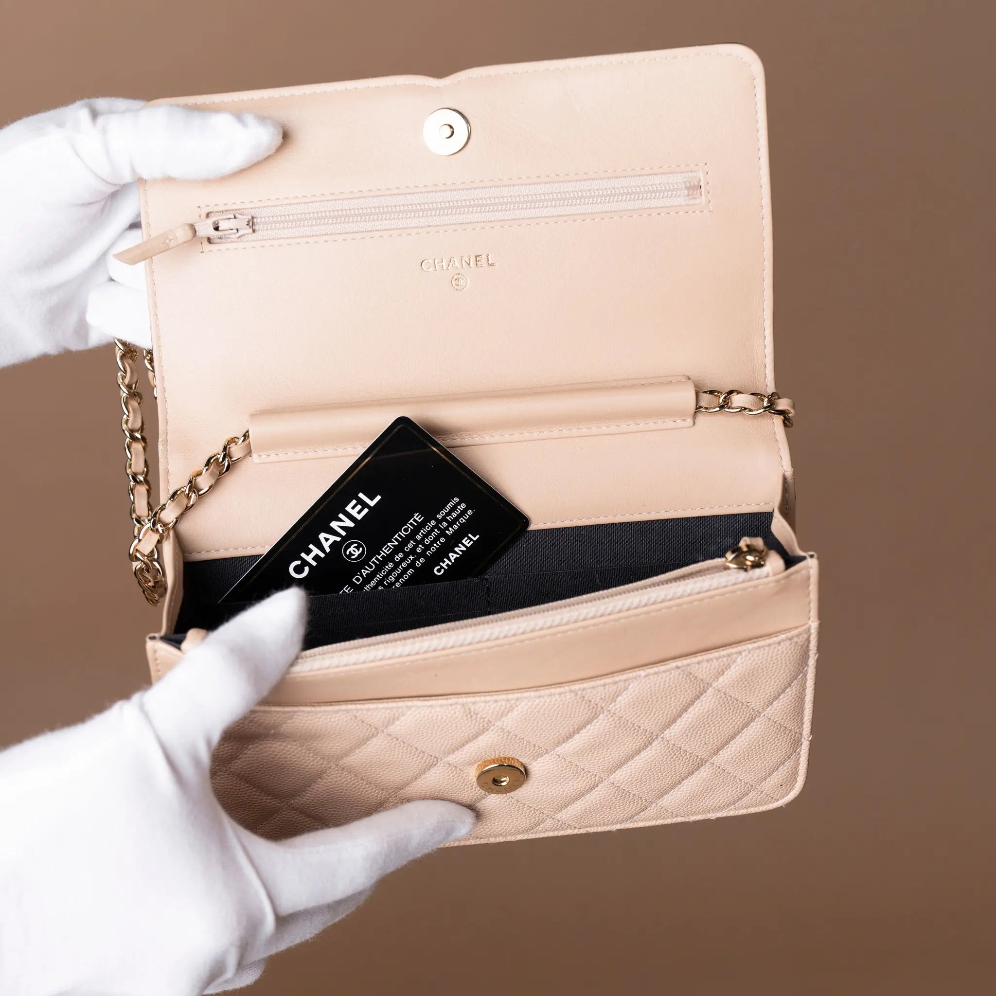 Chanel Caviar CC Filigree Wallet On Chain — Interior Detail