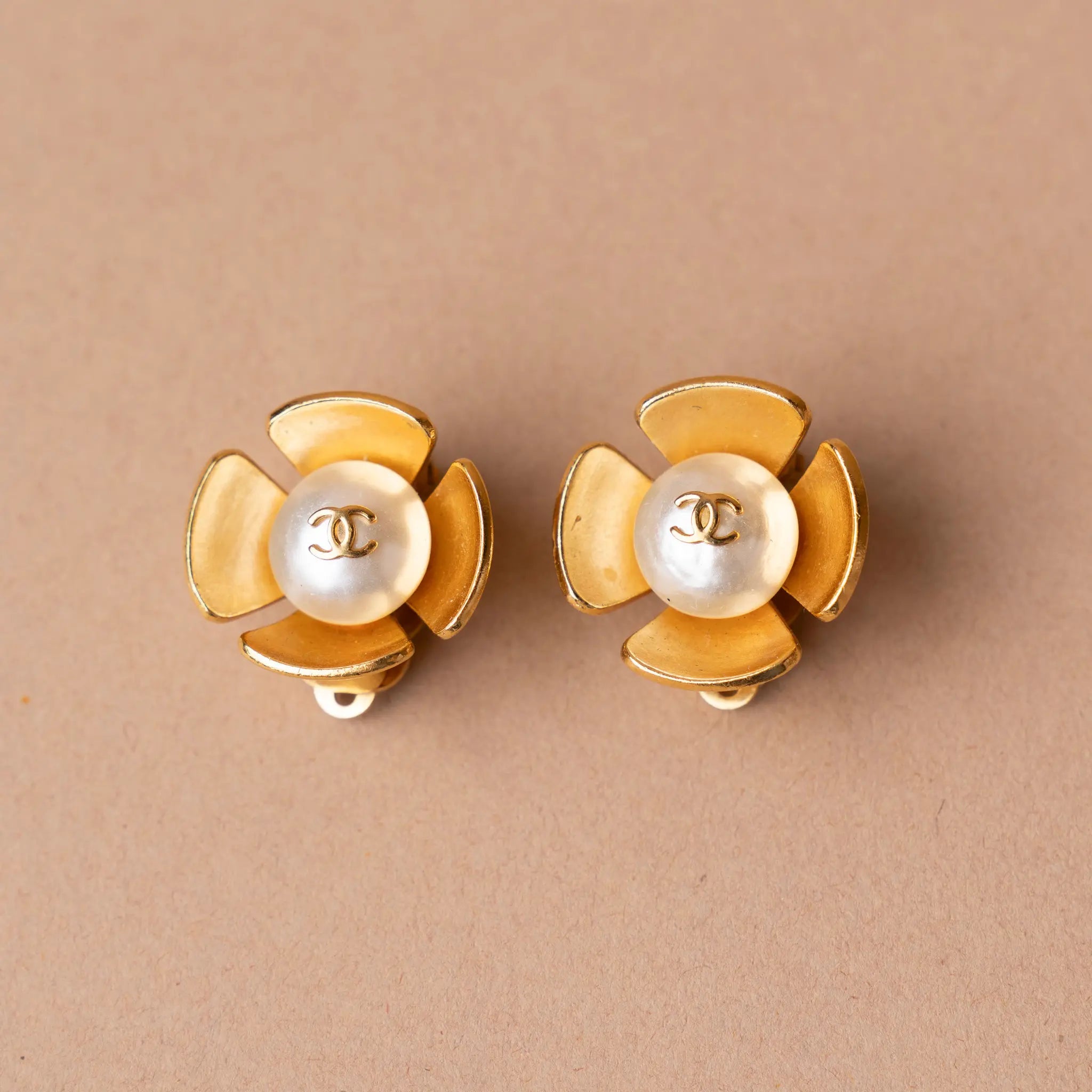 Chanel CC Gold Plated Faux Pearl Flower Clip On Earrings — Interior Detail