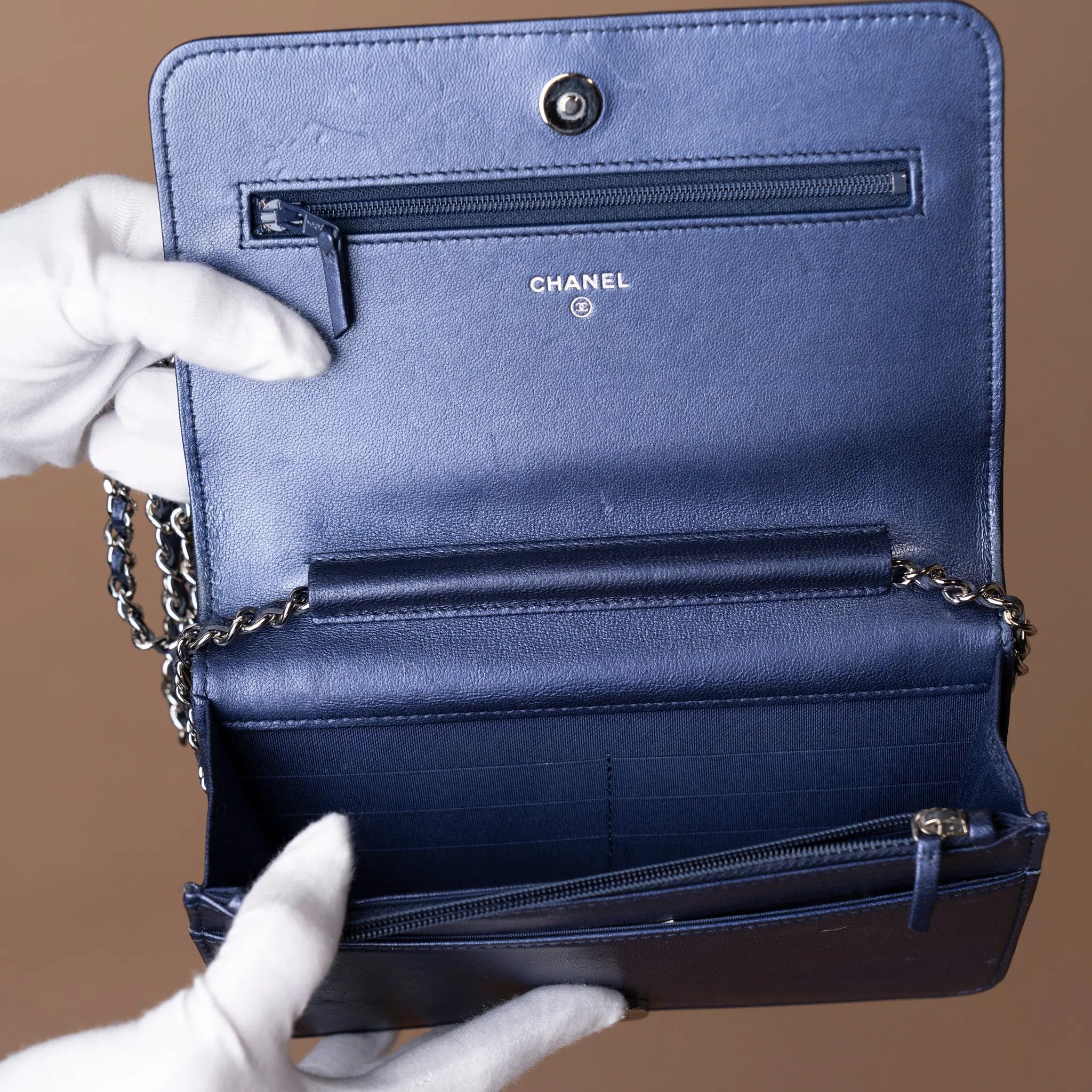 Chanel Chevron Sheepskin Mademoiselle Vintage Wallet On Chain — Close-up Detail