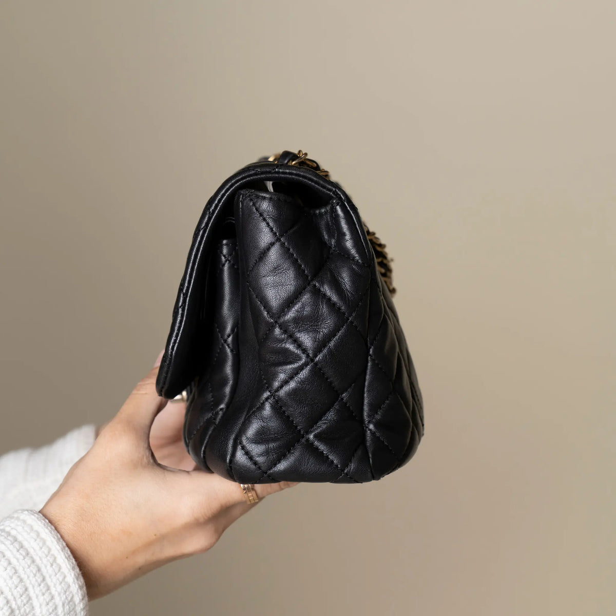Chanel Classic Flap com bolso — Front View