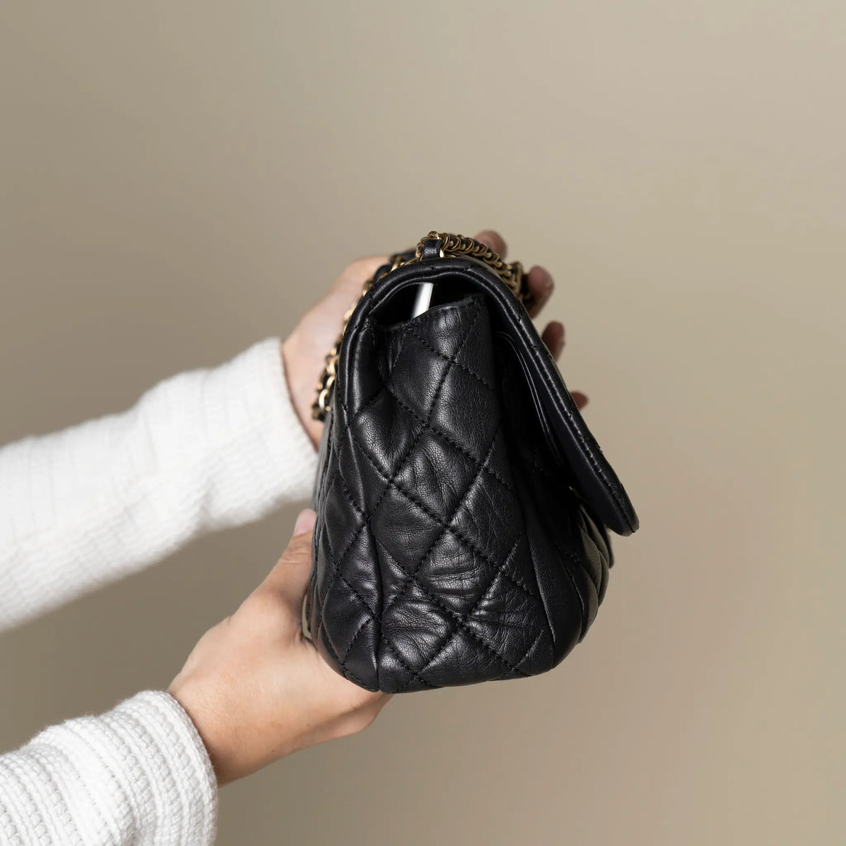 Chanel Classic Flap com bolso — Back View