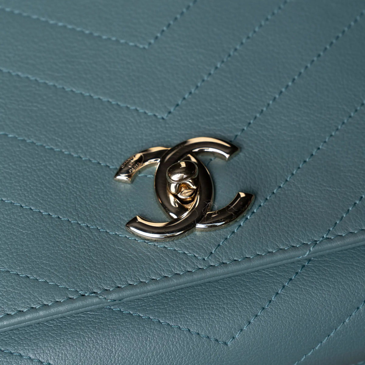 Chanel Coco Handle Chevron — Side Profile
