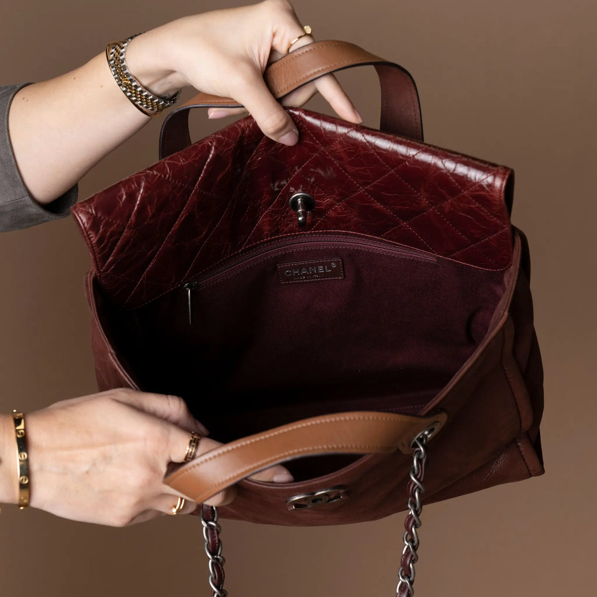 Chanel Iridescent Calfskin In The Mix Portobello Soft Tote — Close-up Detail