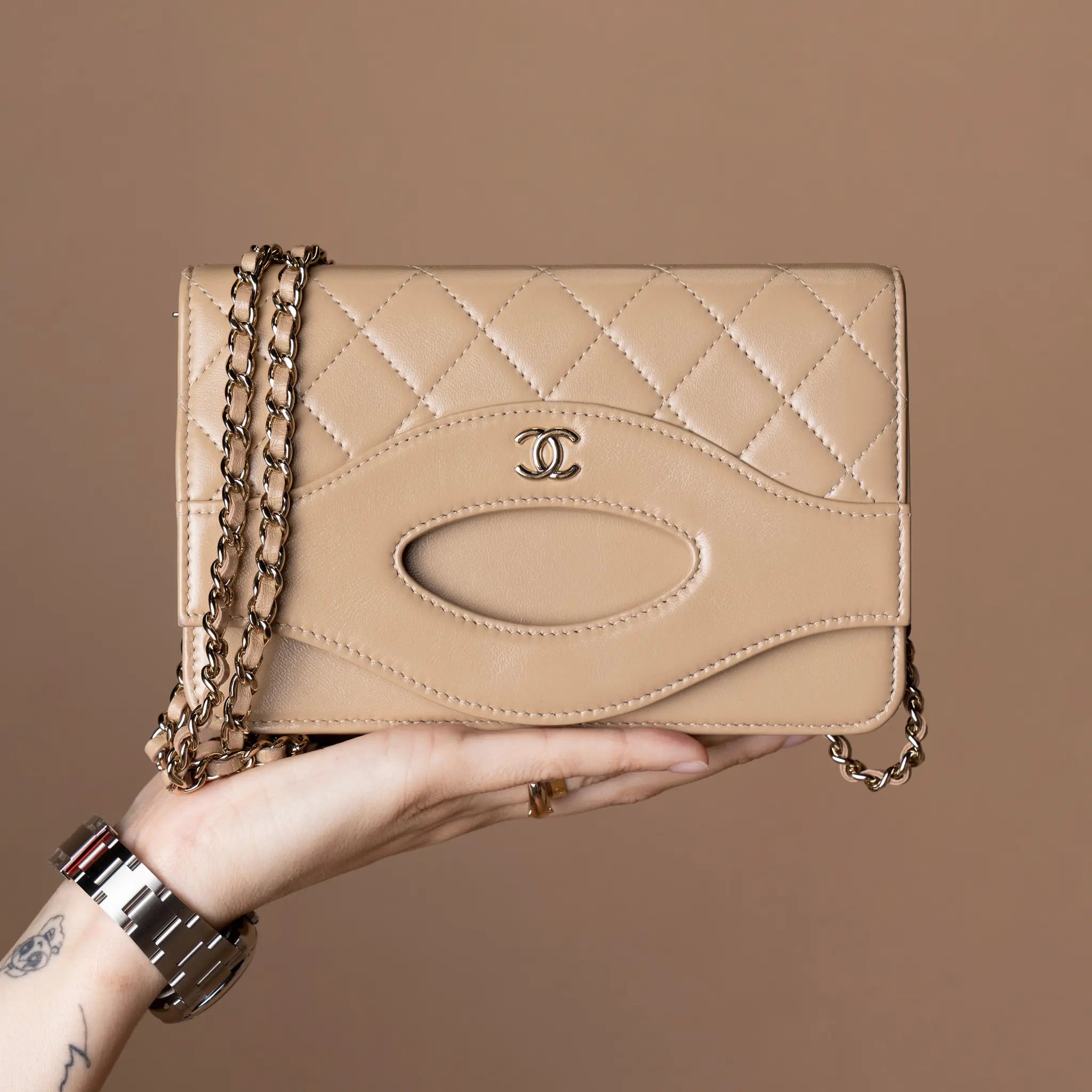 Chanel Quilted Shiny Lambskin 31 Wallet On Chain — Featured Image