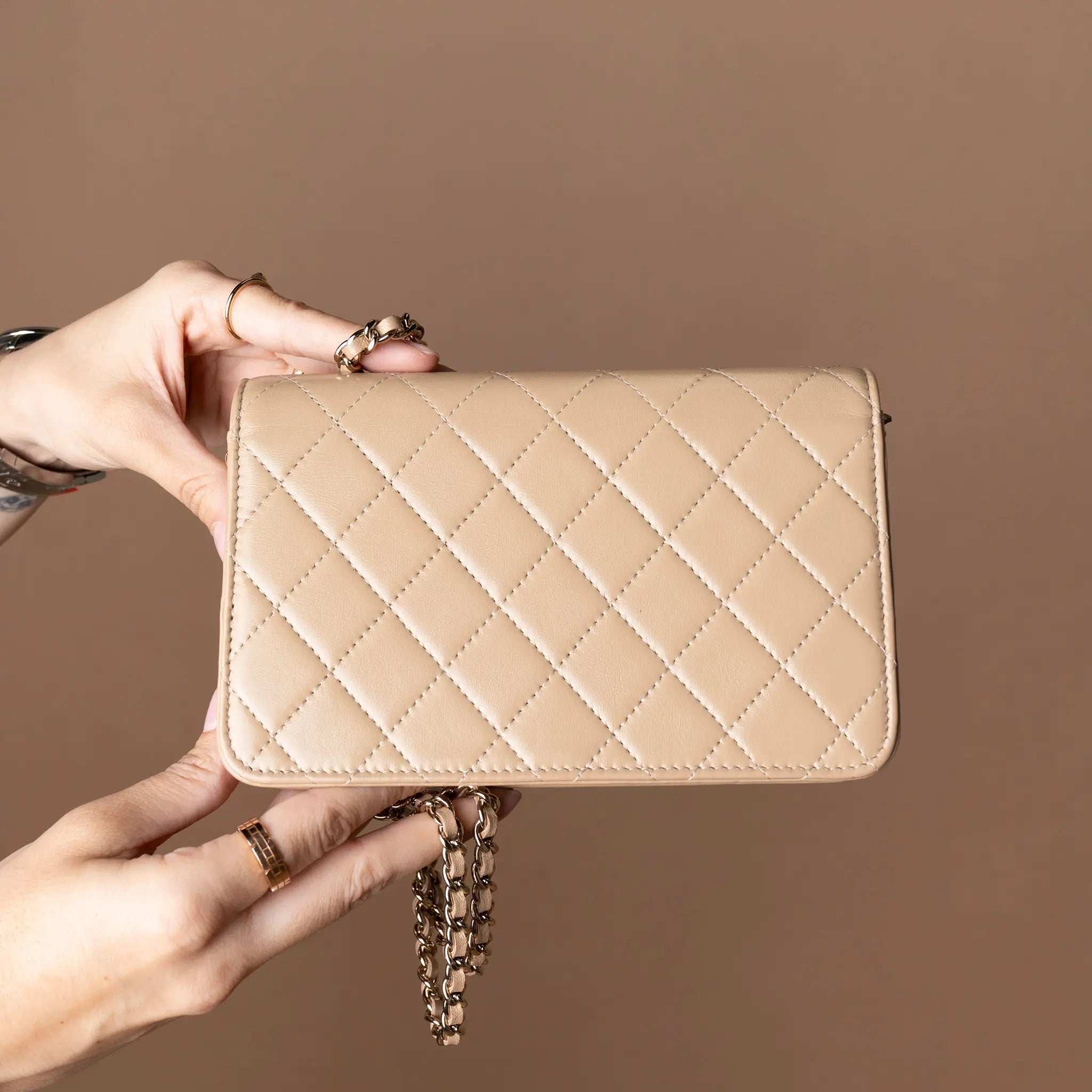 Chanel Quilted Shiny Lambskin 31 Wallet On Chain — Front View