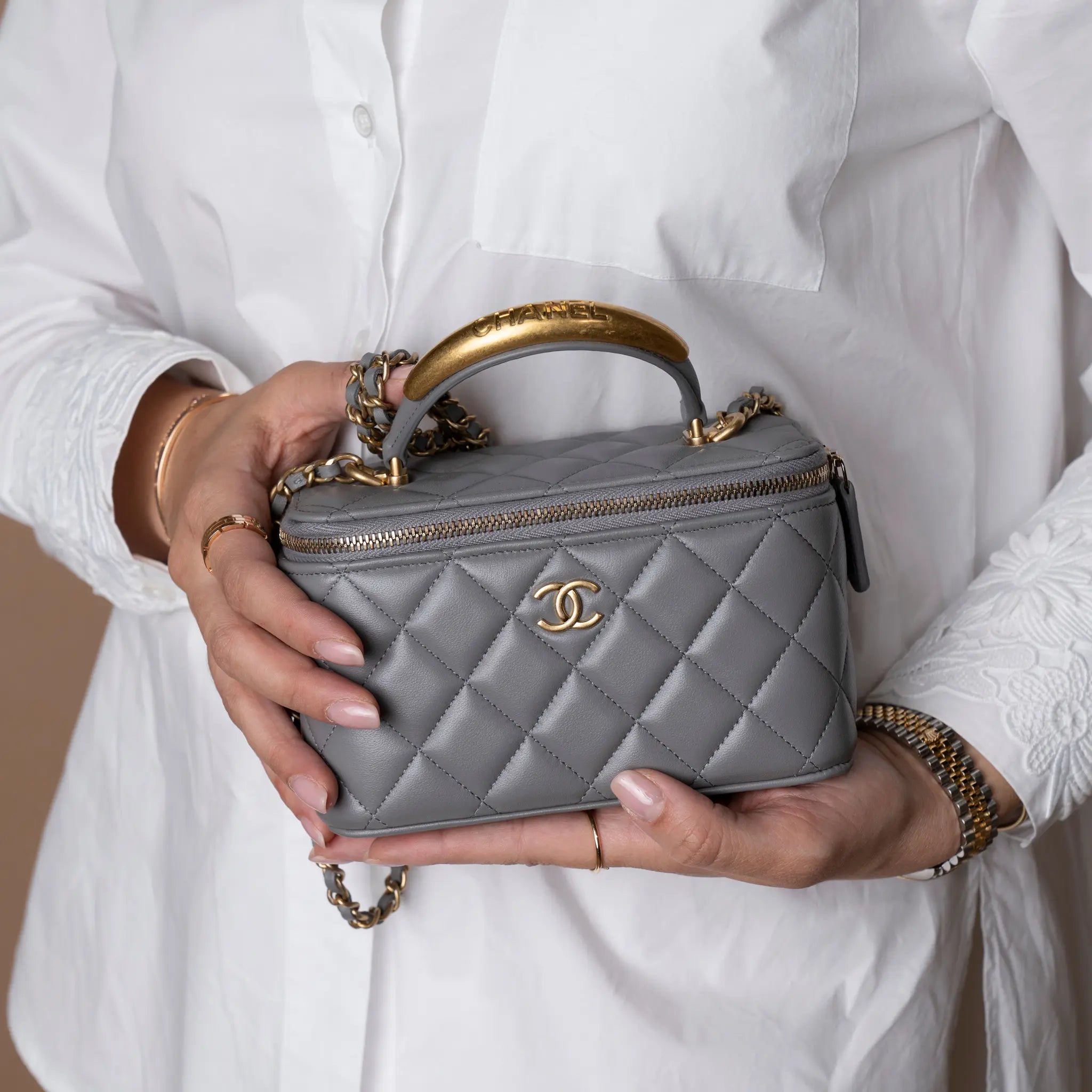 Chanel Vanity Case 1CE5Y42 — Side Profile