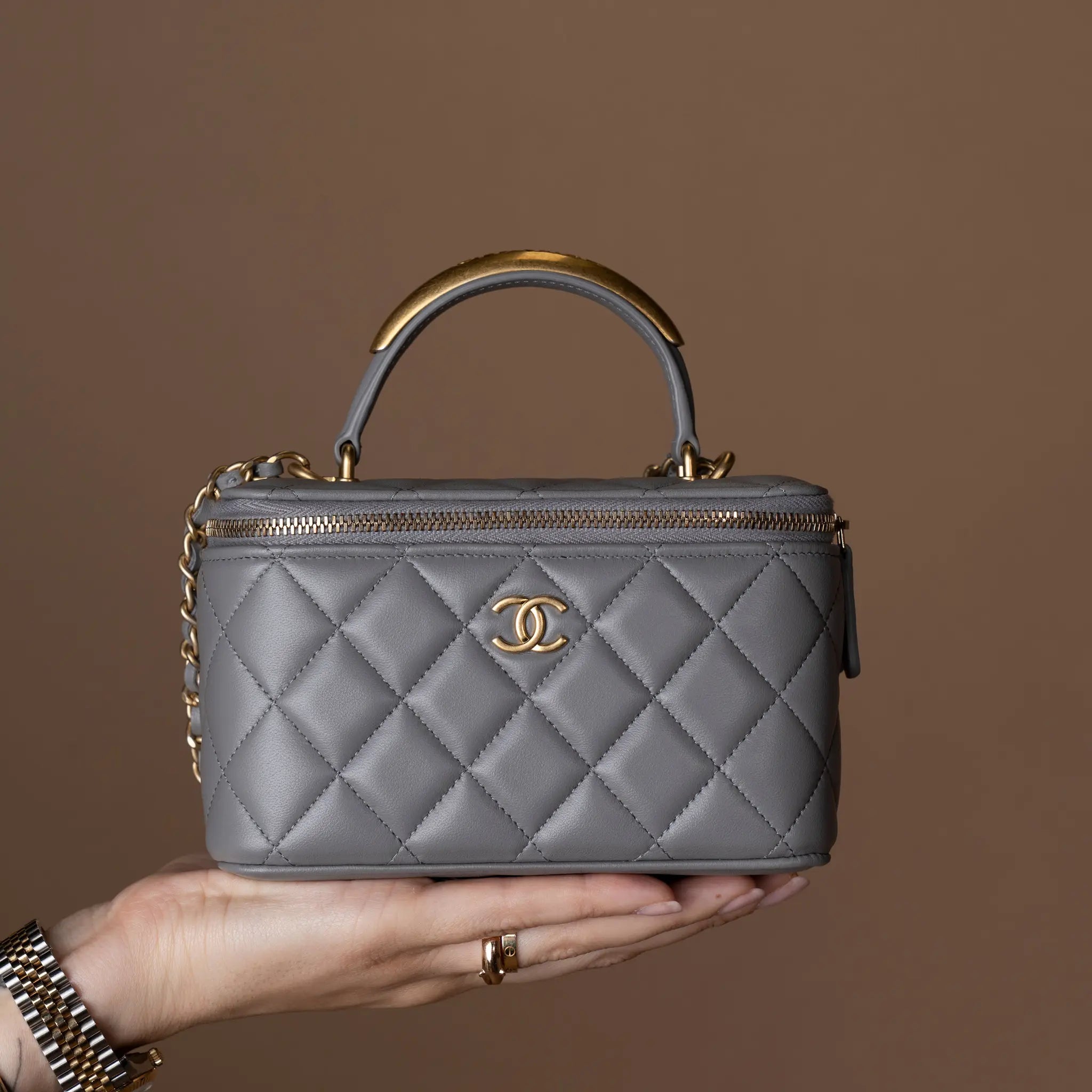 Chanel Vanity Case 1CE5Y42 — Detail View