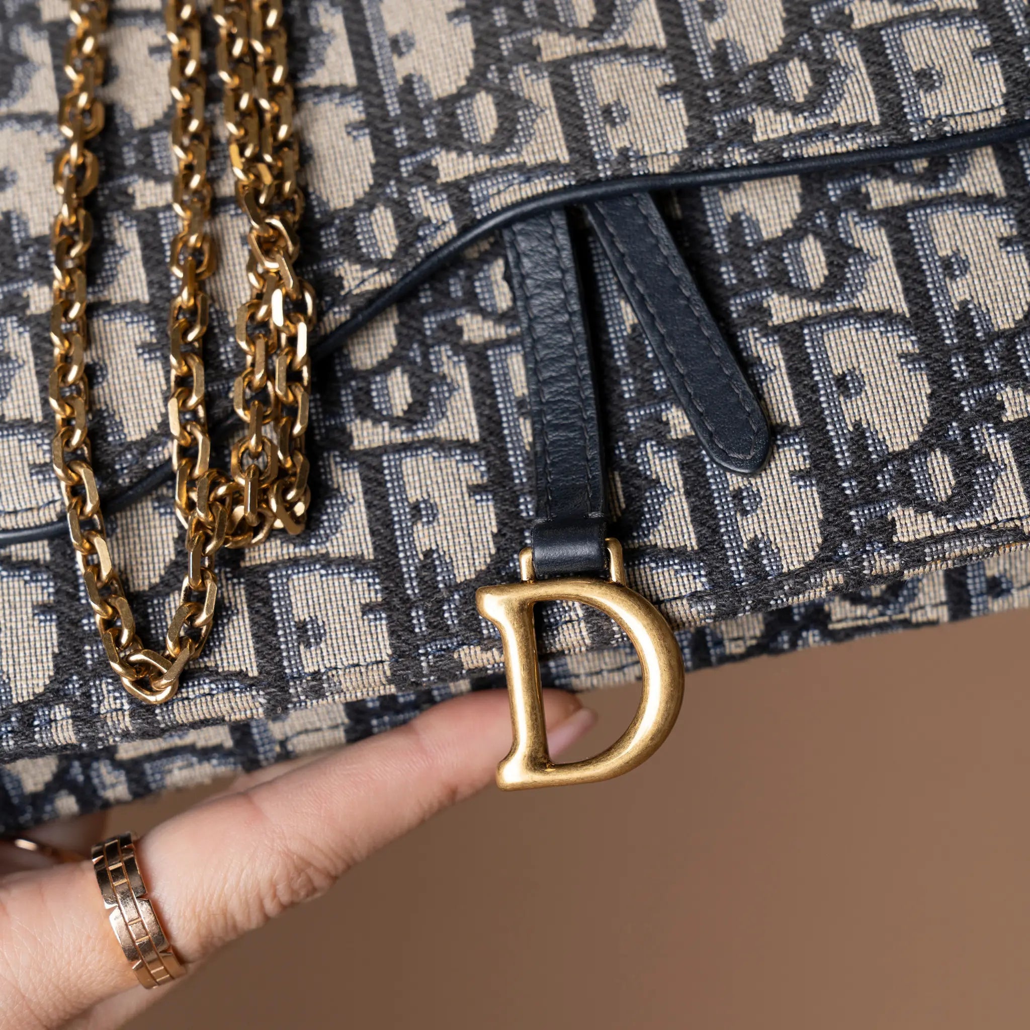 Dior Saddle Pouch With Chain — Side Profile