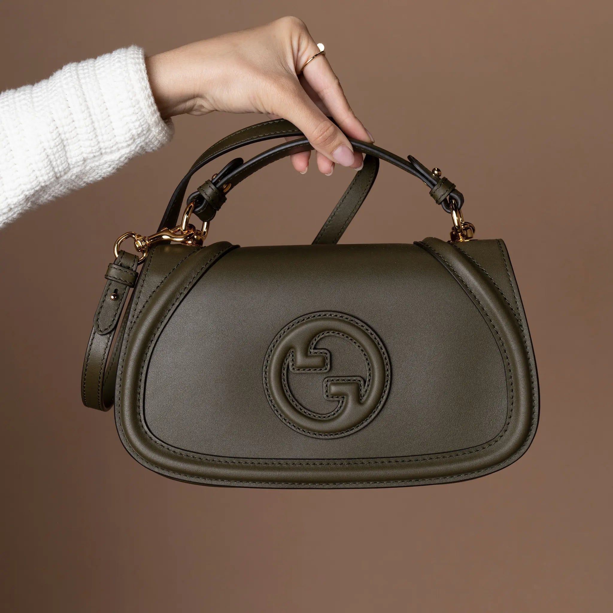 Gucci Blondie medium top handle bag — Front View