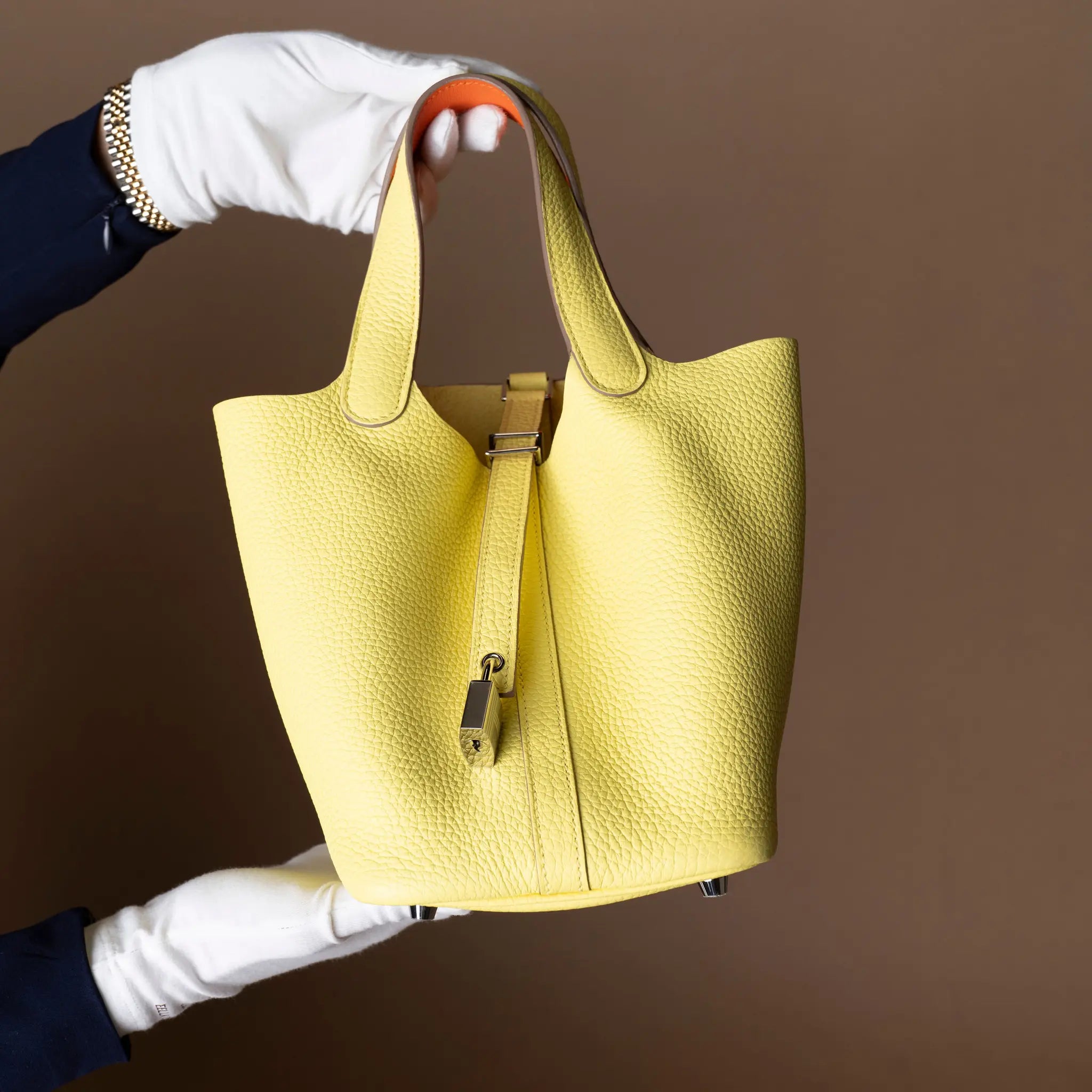 Hermès Clemence Picotin Lock 18 — Front View